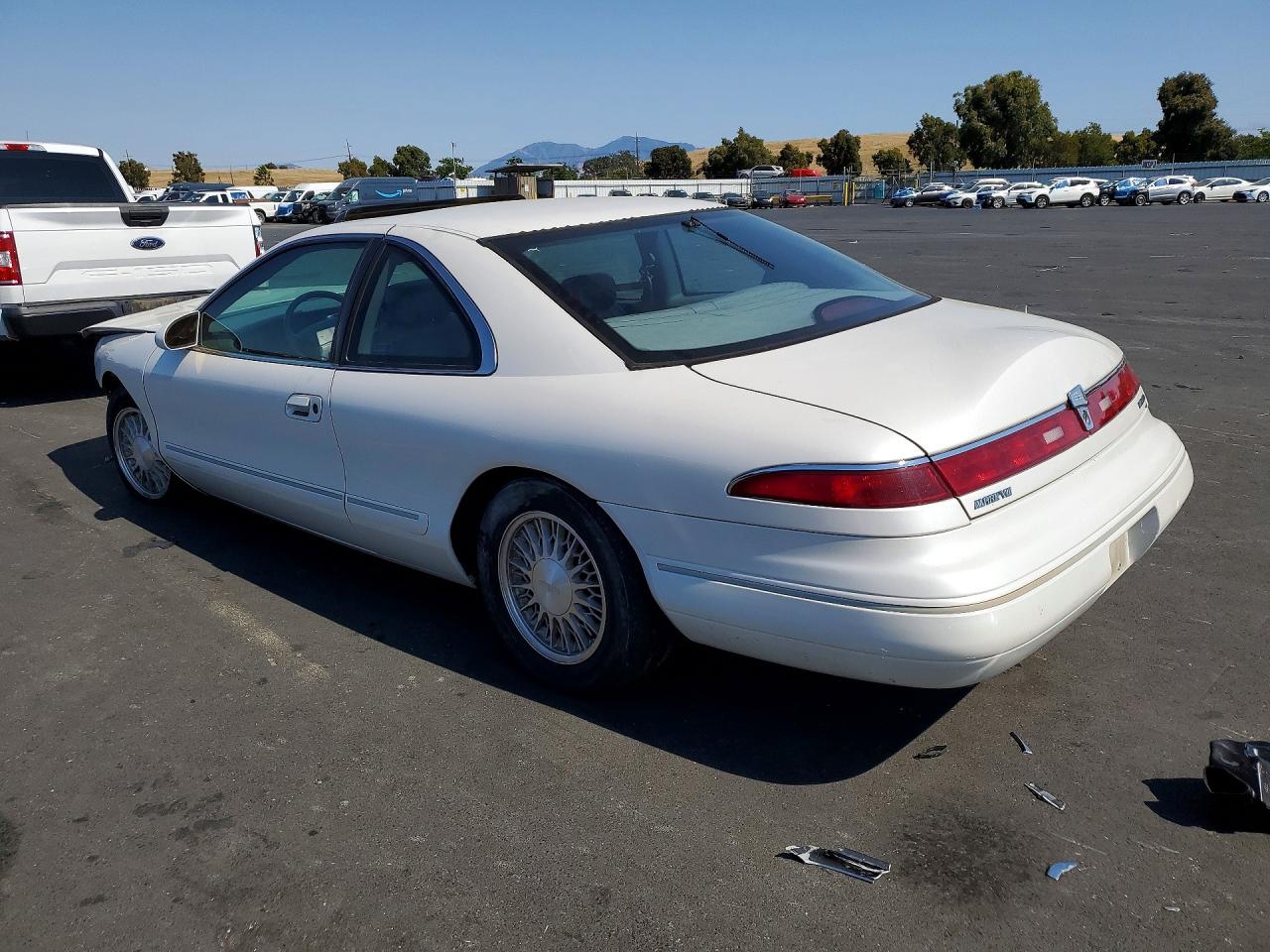 1993 Lincoln Mark Viii White vin: 1LNLM91V3PY680192