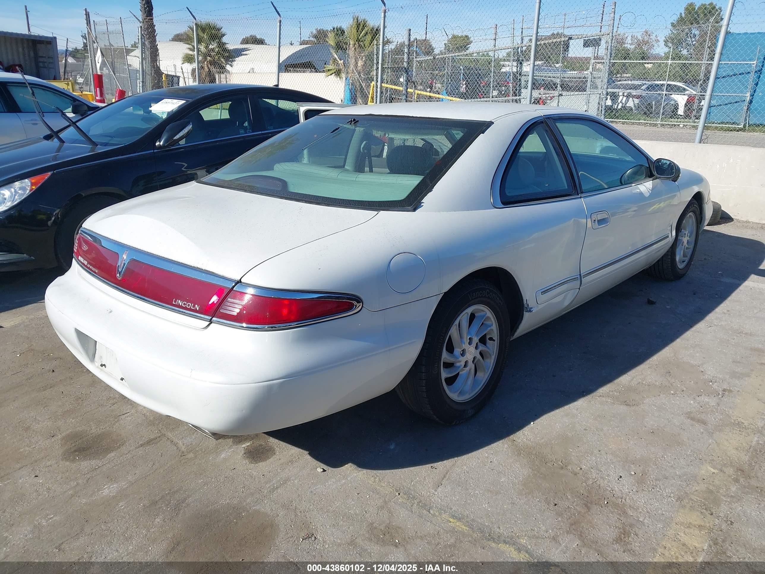 1997 Lincoln Mark Viii   Белый vin: 1LNLM91V3VY659128