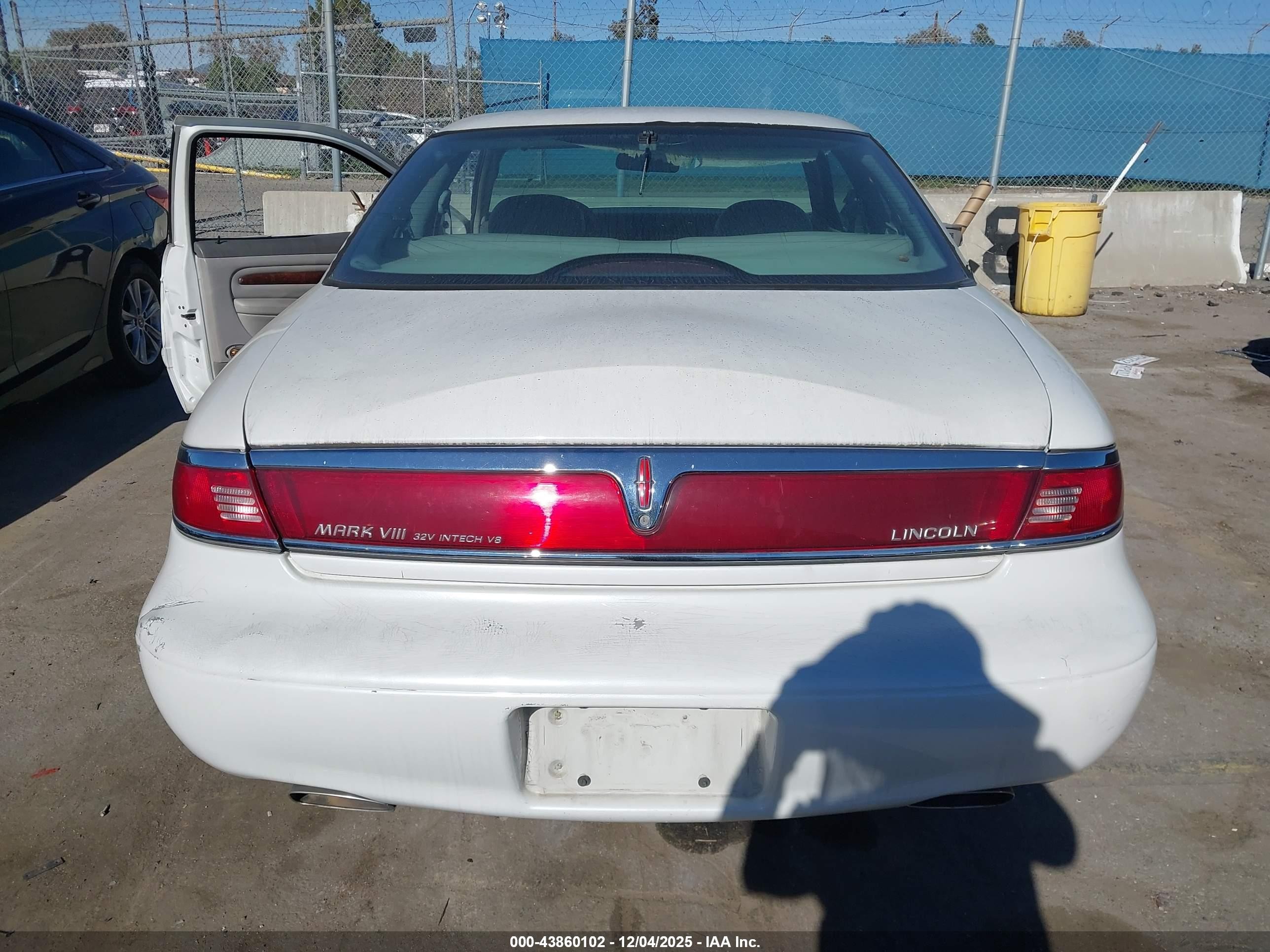 1997 Lincoln Mark Viii   Белый vin: 1LNLM91V3VY659128
