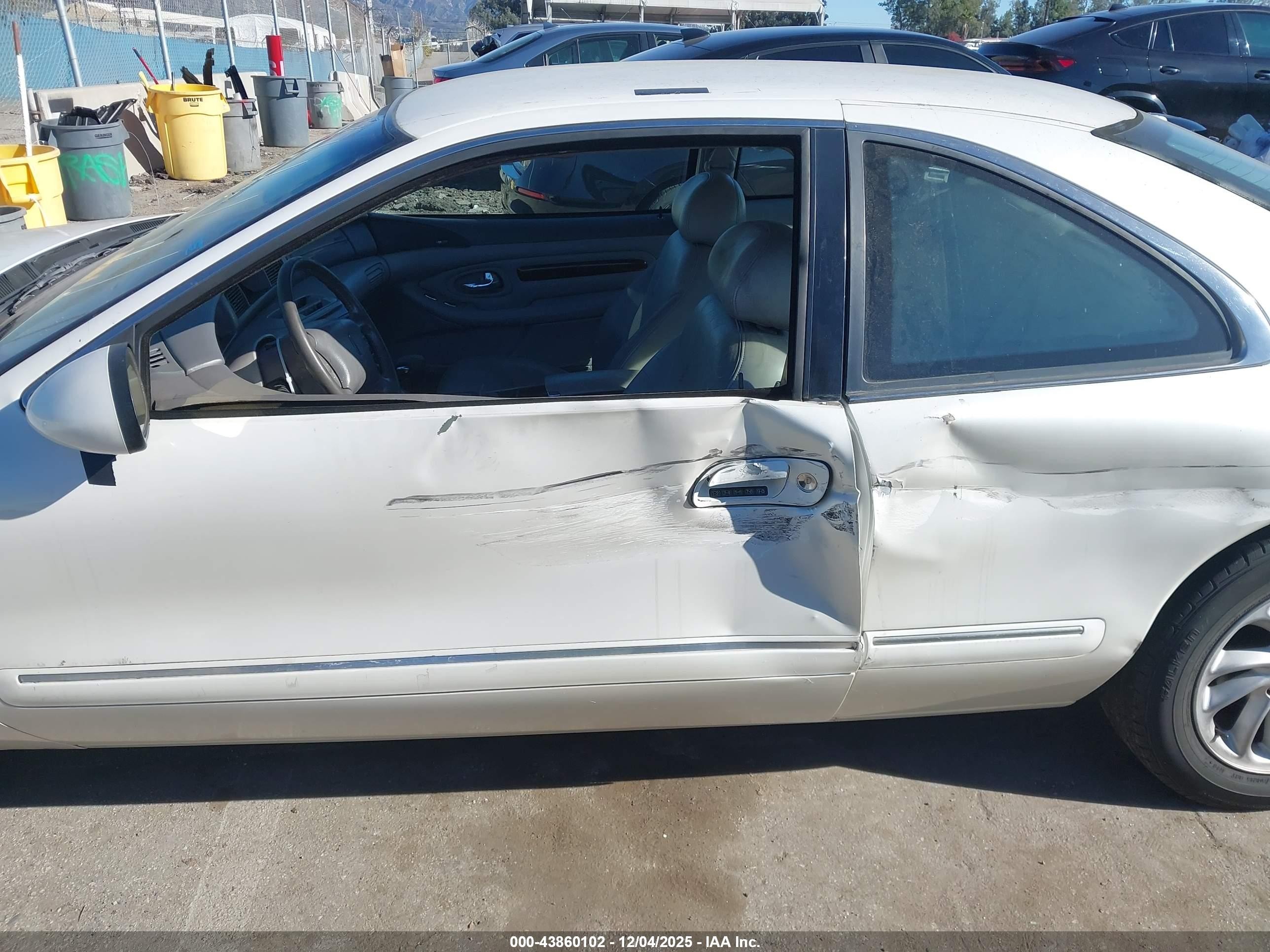 1997 Lincoln Mark Viii   Белый vin: 1LNLM91V3VY659128