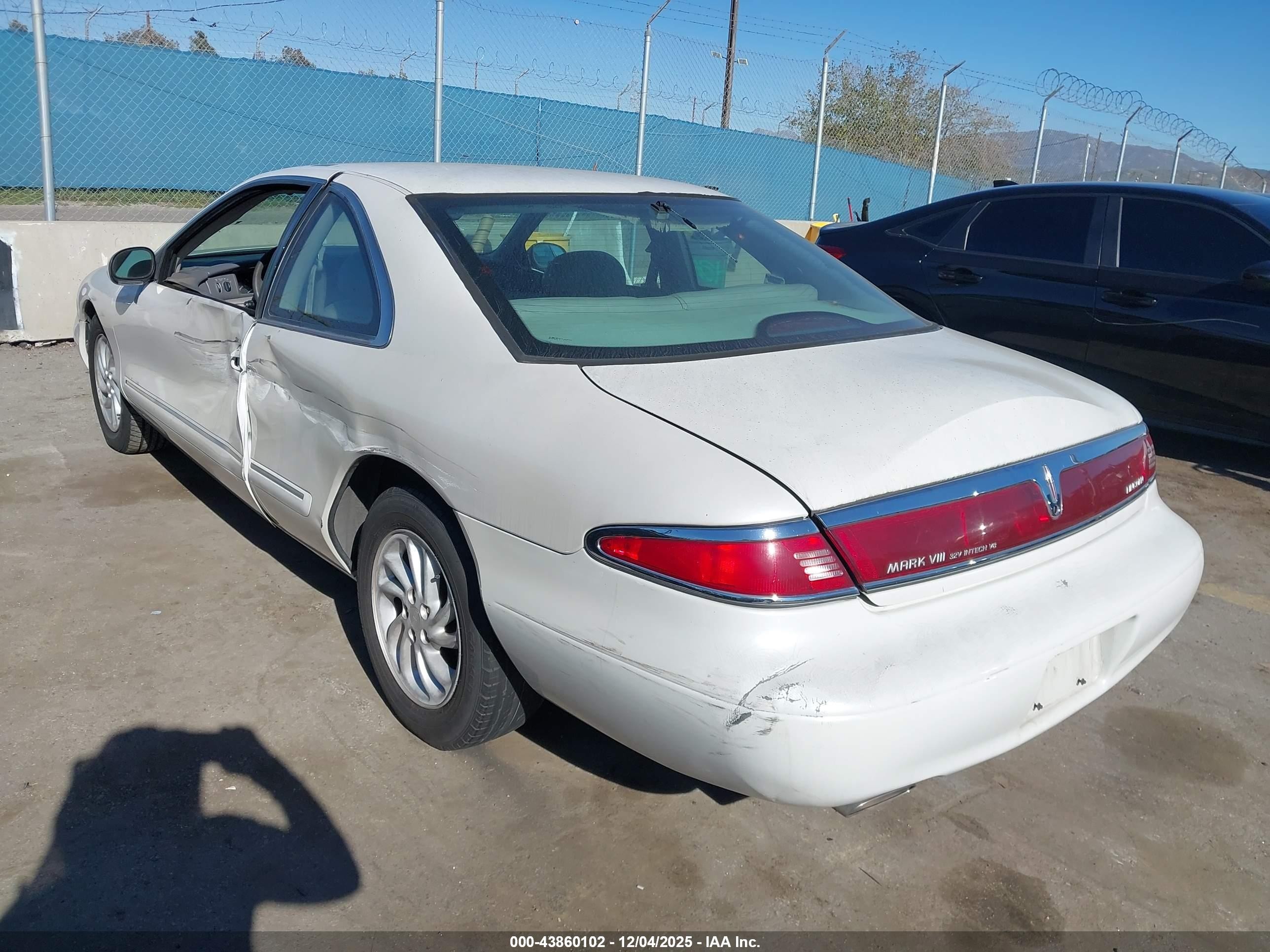 1997 Lincoln Mark Viii   Белый vin: 1LNLM91V3VY659128