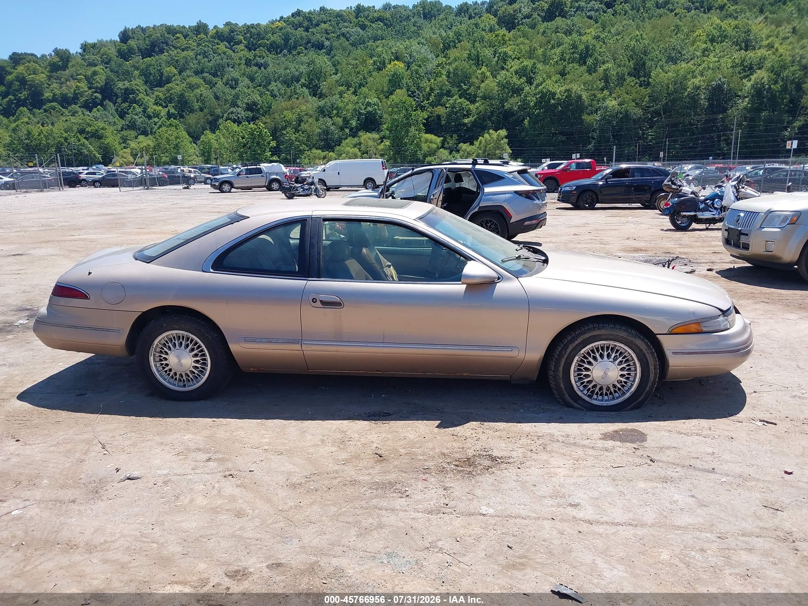 1993 Lincoln Mark Viii   Brown vin: 1LNLM91V4PY689435