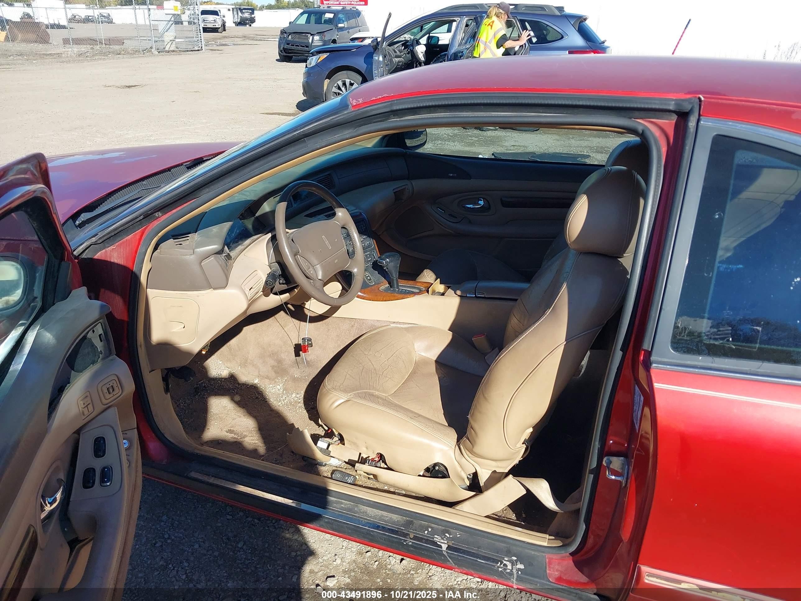 1997 Lincoln Mark Viii   Red vin: 1LNLM91V4VY637025