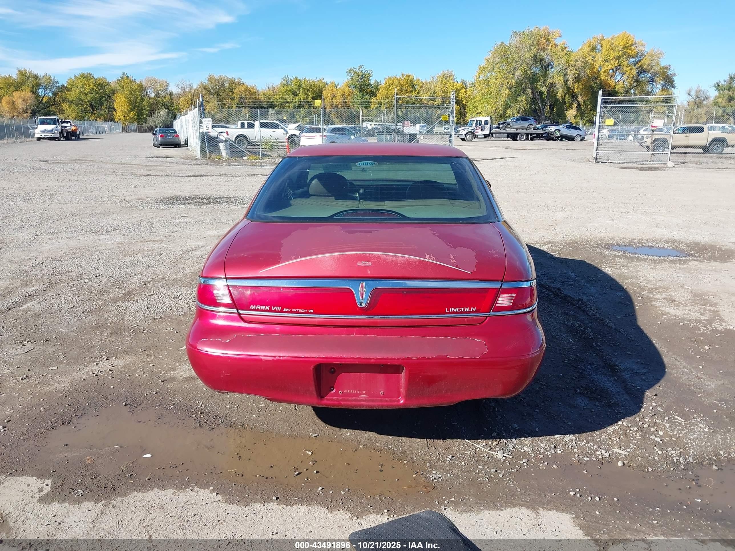 1997 Lincoln Mark Viii   Red vin: 1LNLM91V4VY637025