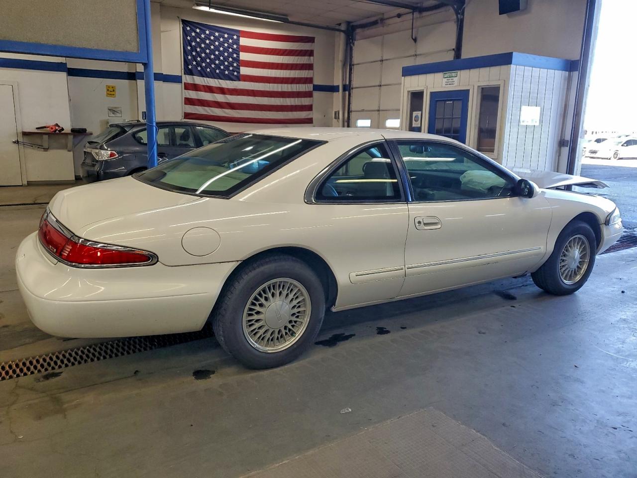 1998 Lincoln Mark Viii White vin: 1LNLM91V4WY601630