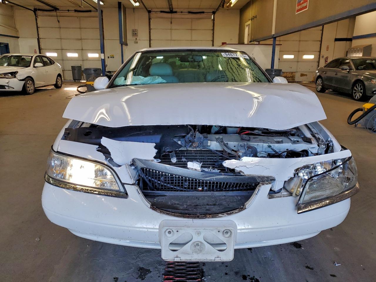 1998 Lincoln Mark Viii White vin: 1LNLM91V4WY601630