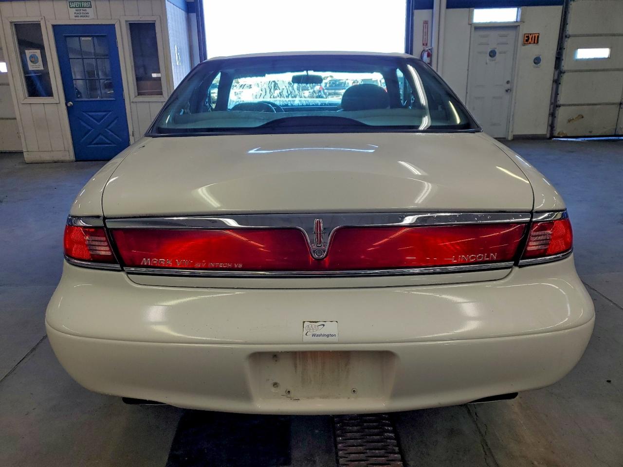1998 Lincoln Mark Viii White vin: 1LNLM91V4WY601630