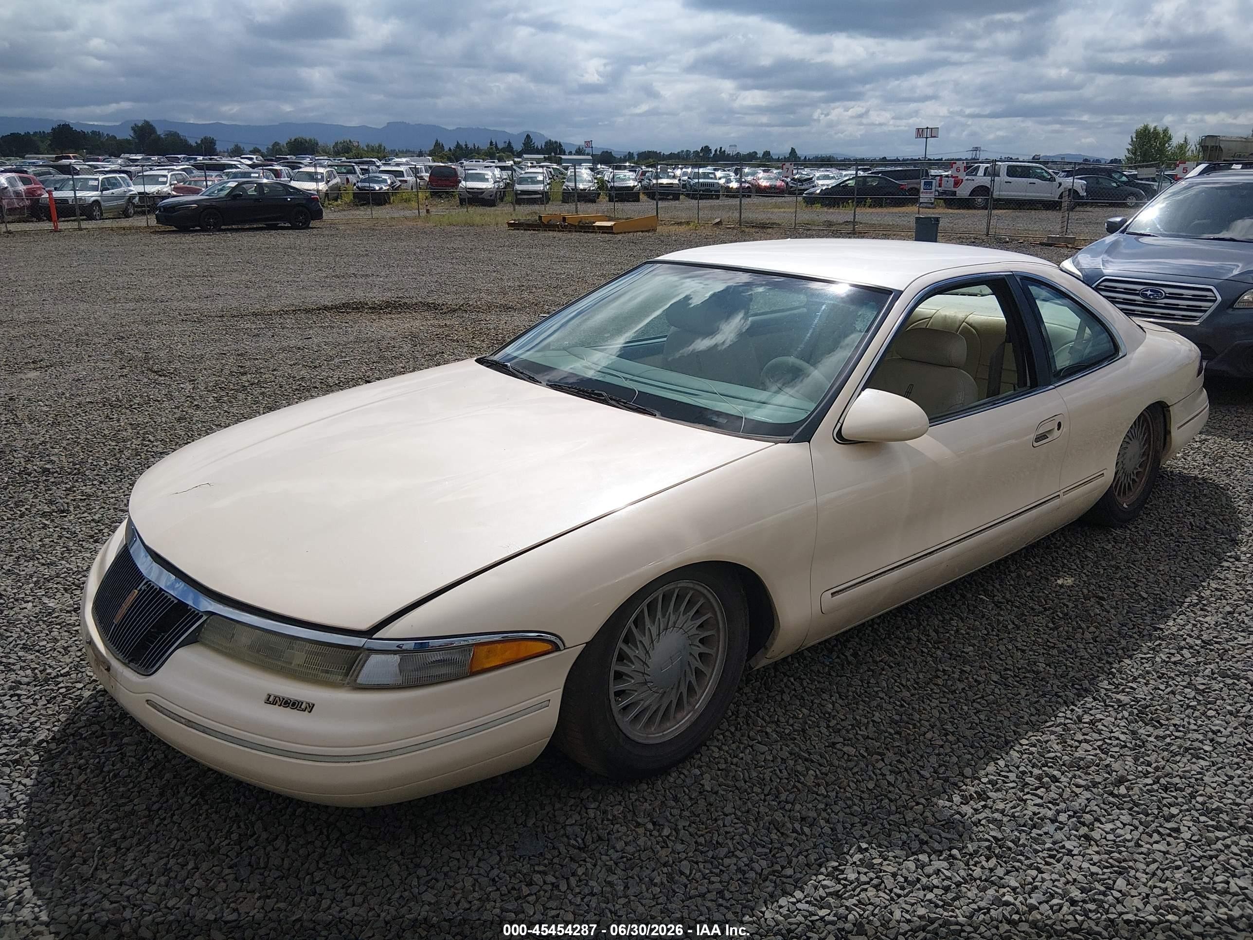 1995 Lincoln Mark Viii Lsc Cream vin: 1LNLM91V5SY668103