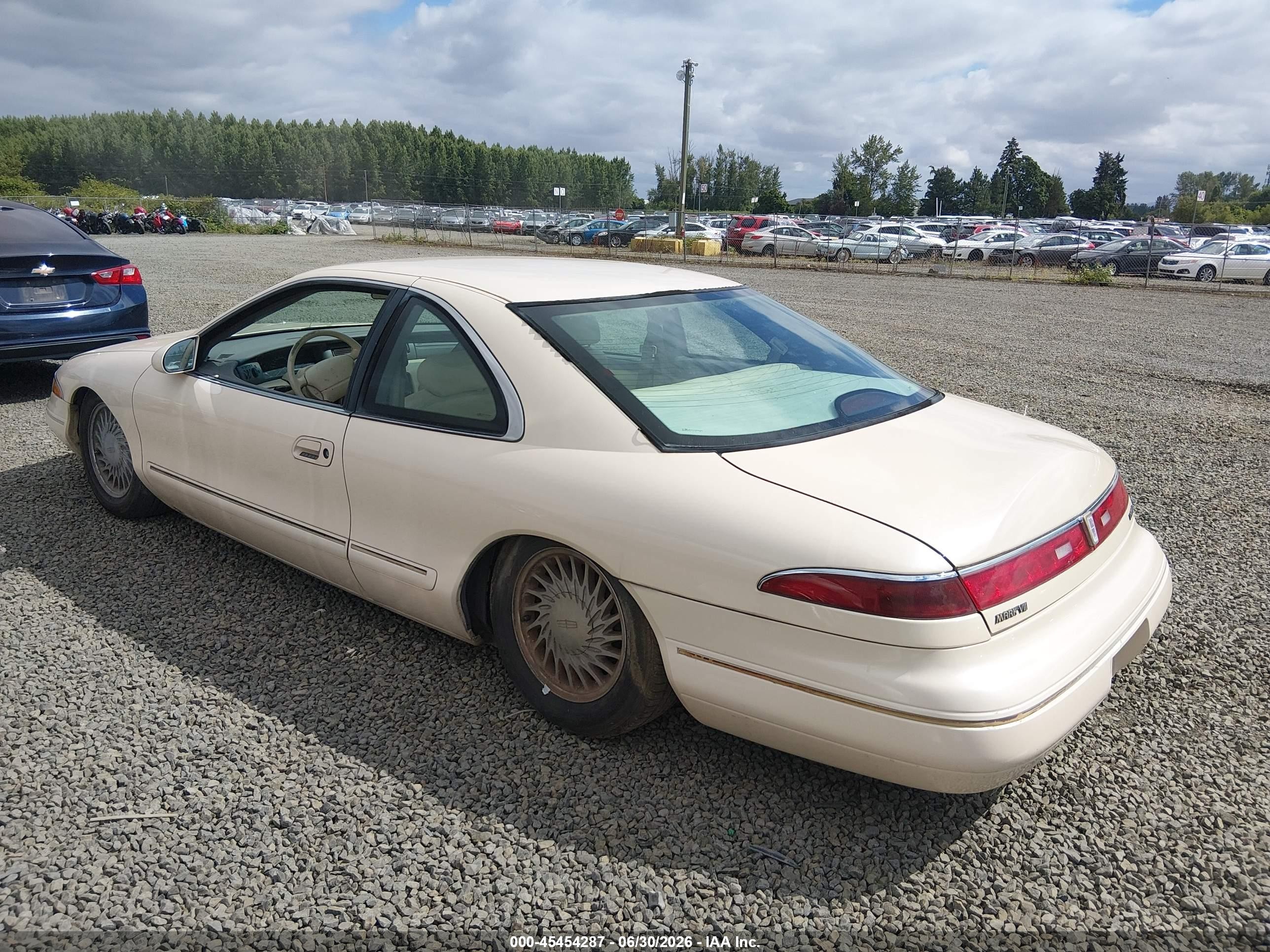 1995 Lincoln Mark Viii Lsc Cream vin: 1LNLM91V5SY668103