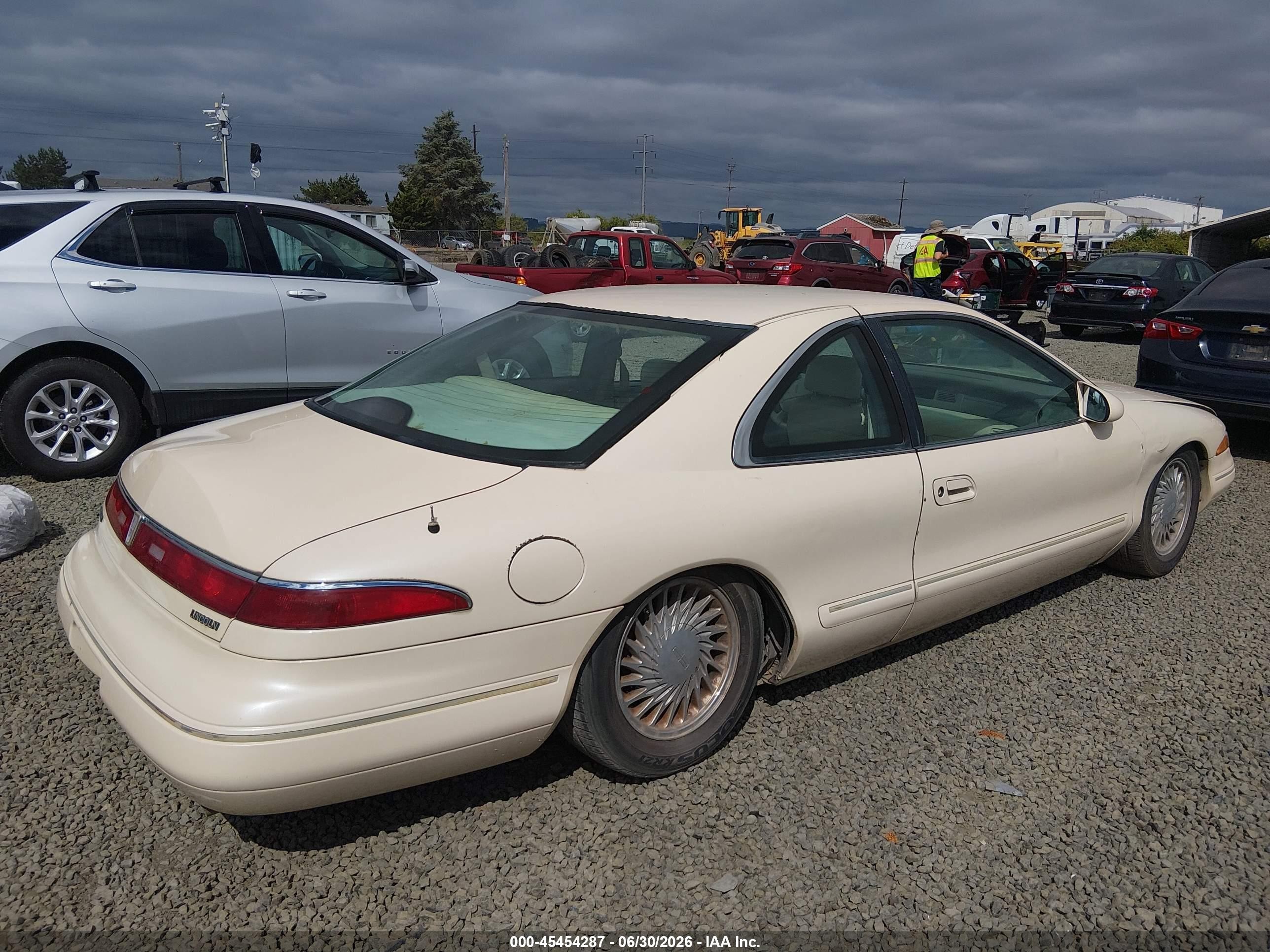 1995 Lincoln Mark Viii Lsc Cream vin: 1LNLM91V5SY668103