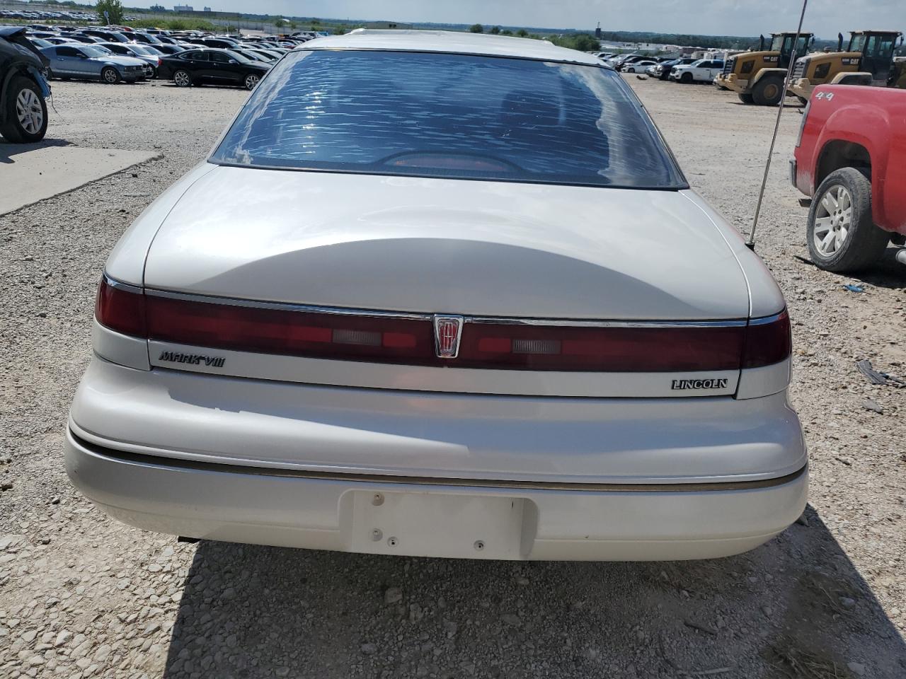 1993 Lincoln Mark Viii    White vin: 1LNLM91V9PY657743