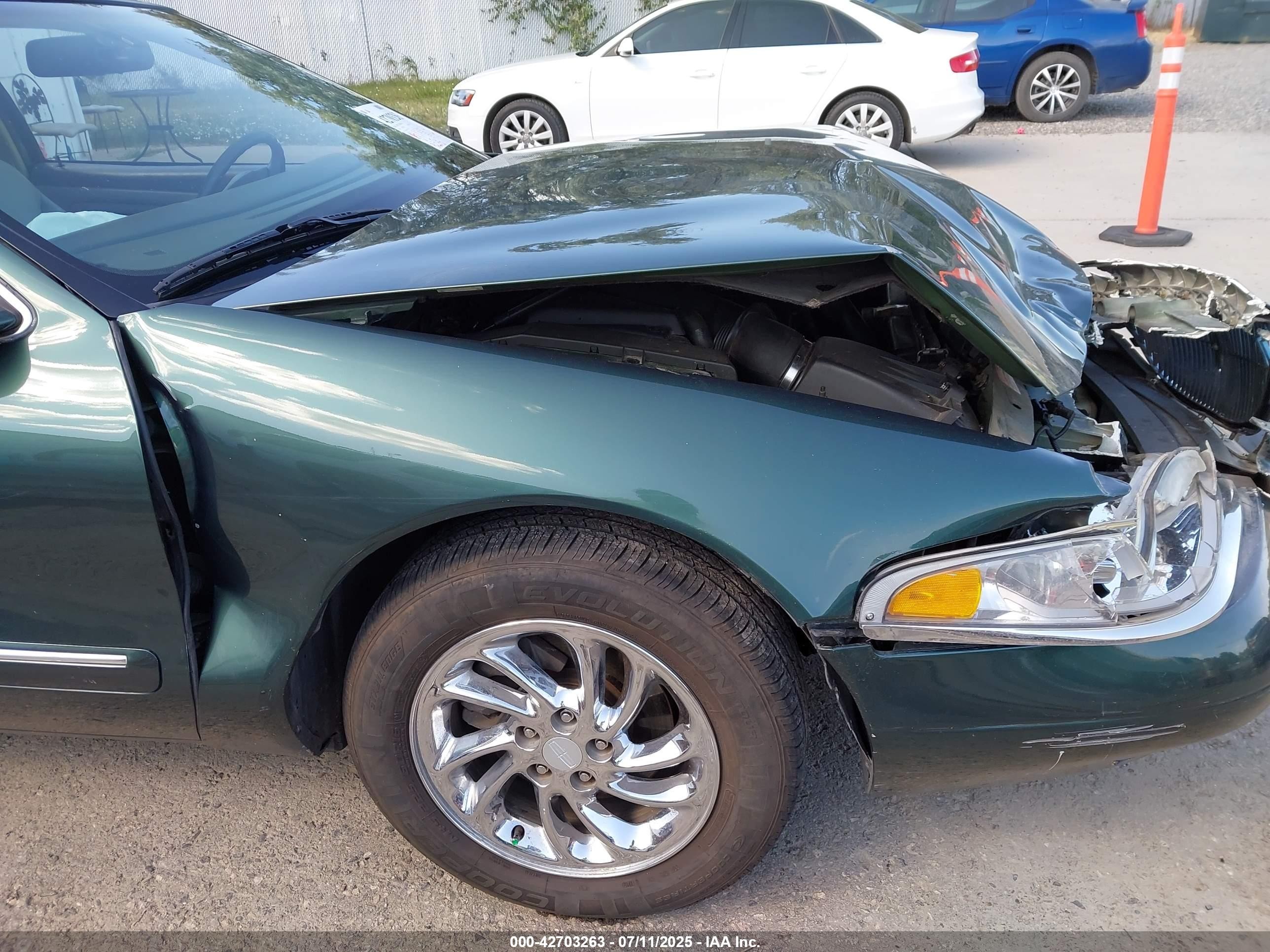 1998 Lincoln Mark Viii   Green vin: 1LNLM91V9WY601090