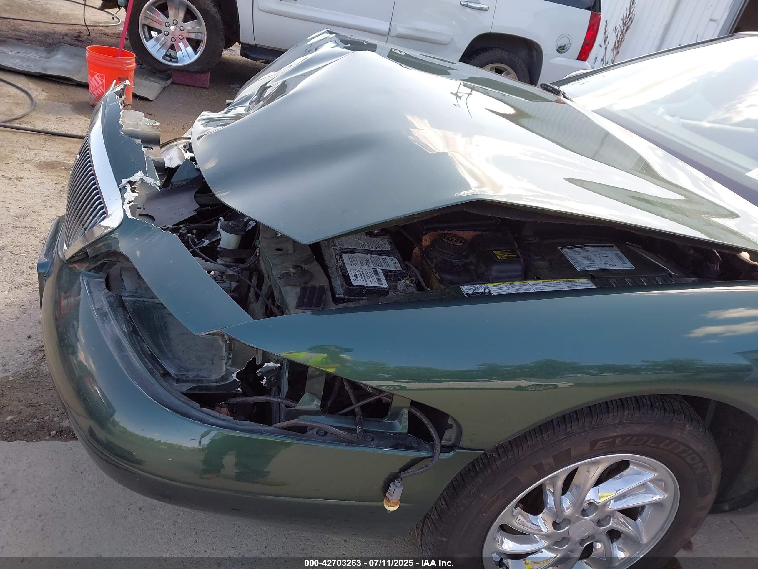 1998 Lincoln Mark Viii   Green vin: 1LNLM91V9WY601090