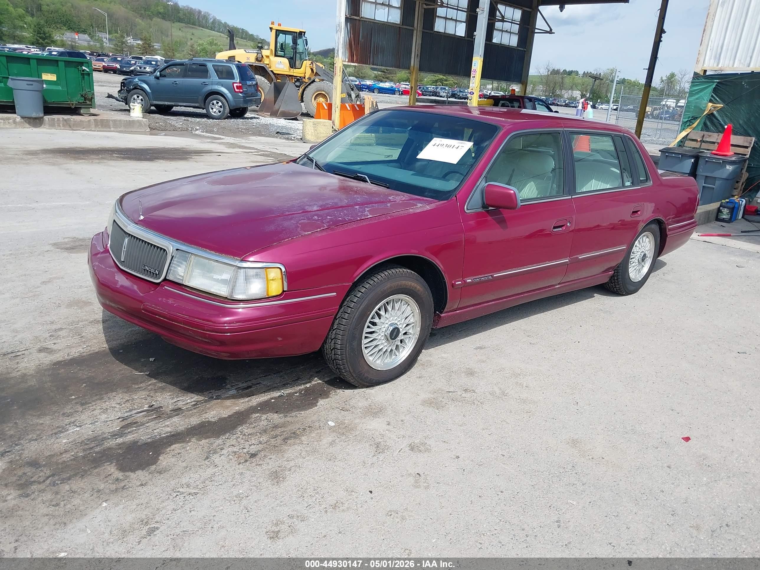1994 Lincoln Continental Executive Red vin: 1LNLM9744RY611111
