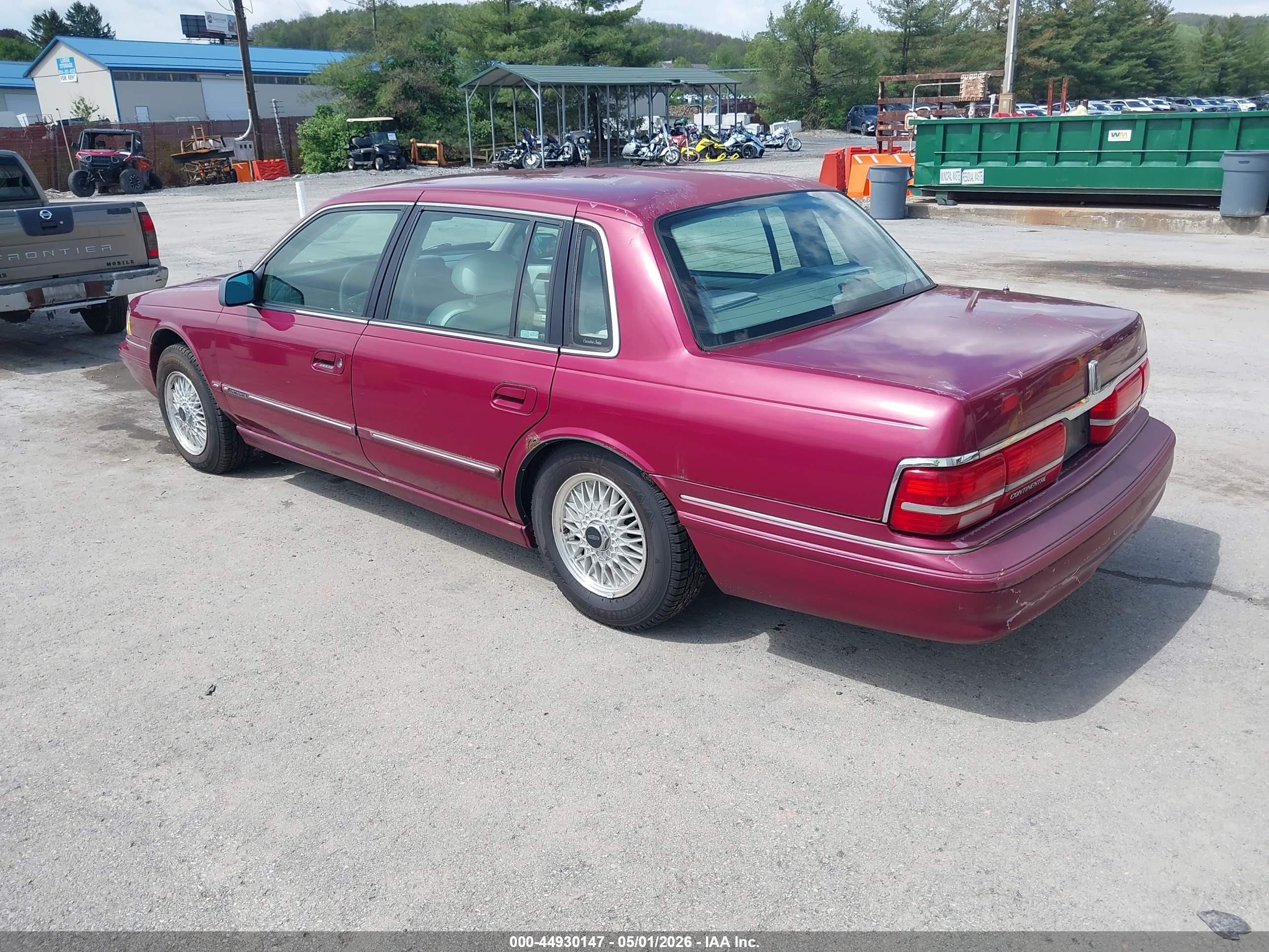 1994 Lincoln Continental Executive Red vin: 1LNLM9744RY611111