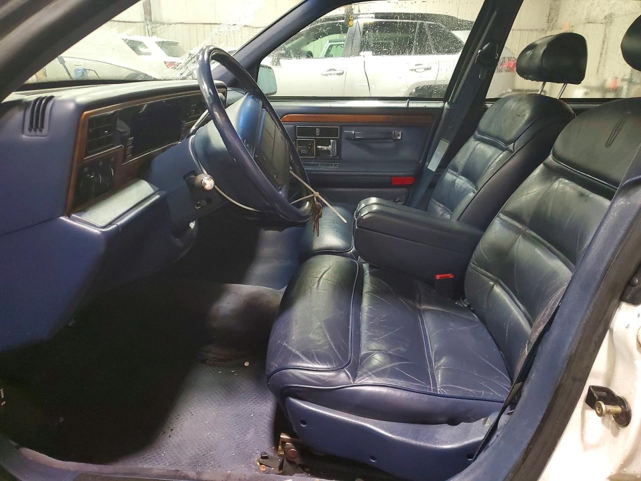 1994 Lincoln Continental Executive White vin: 1LNLM9744RY795112