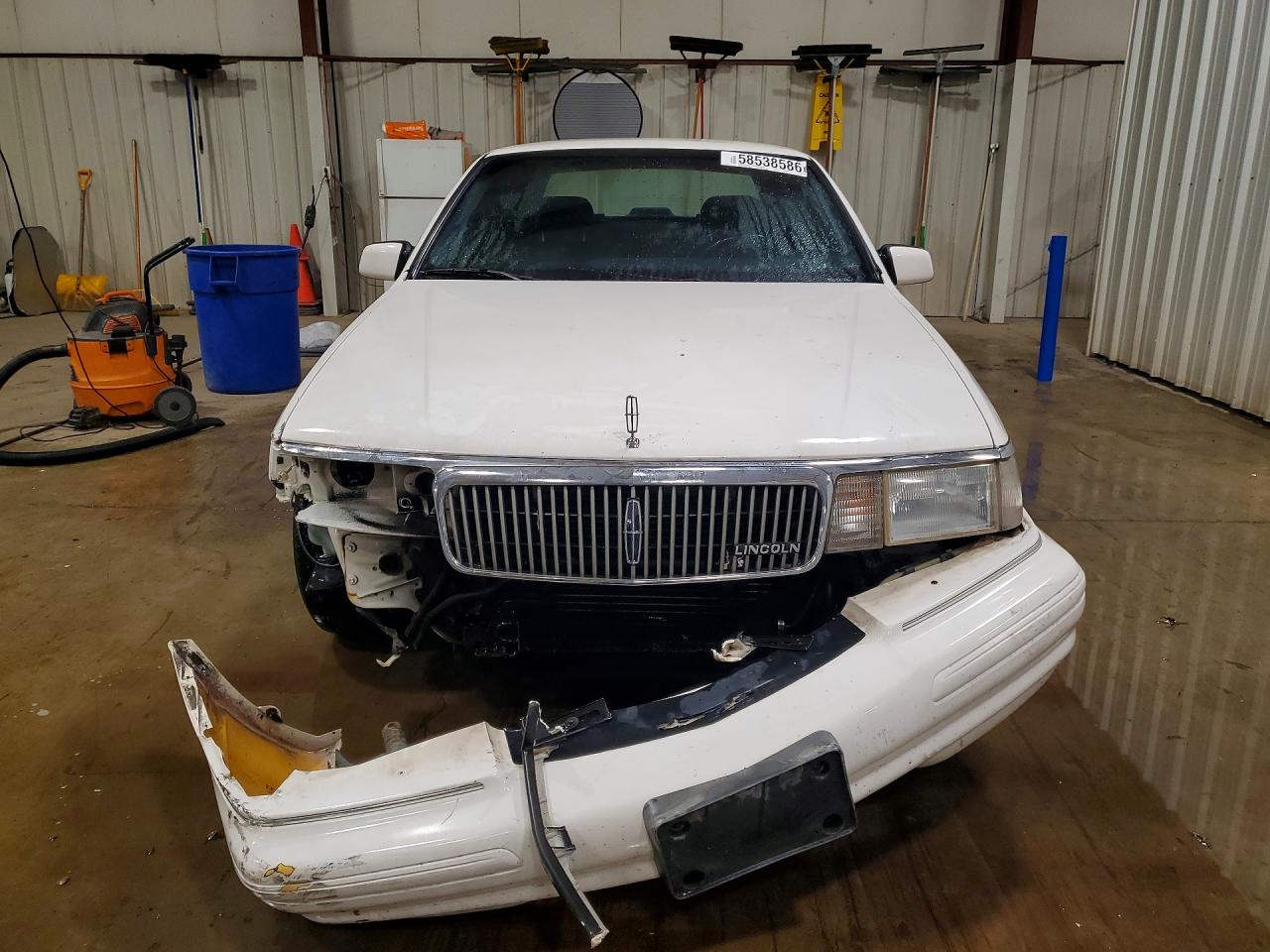 1994 Lincoln Continental Executive White vin: 1LNLM9744RY795112