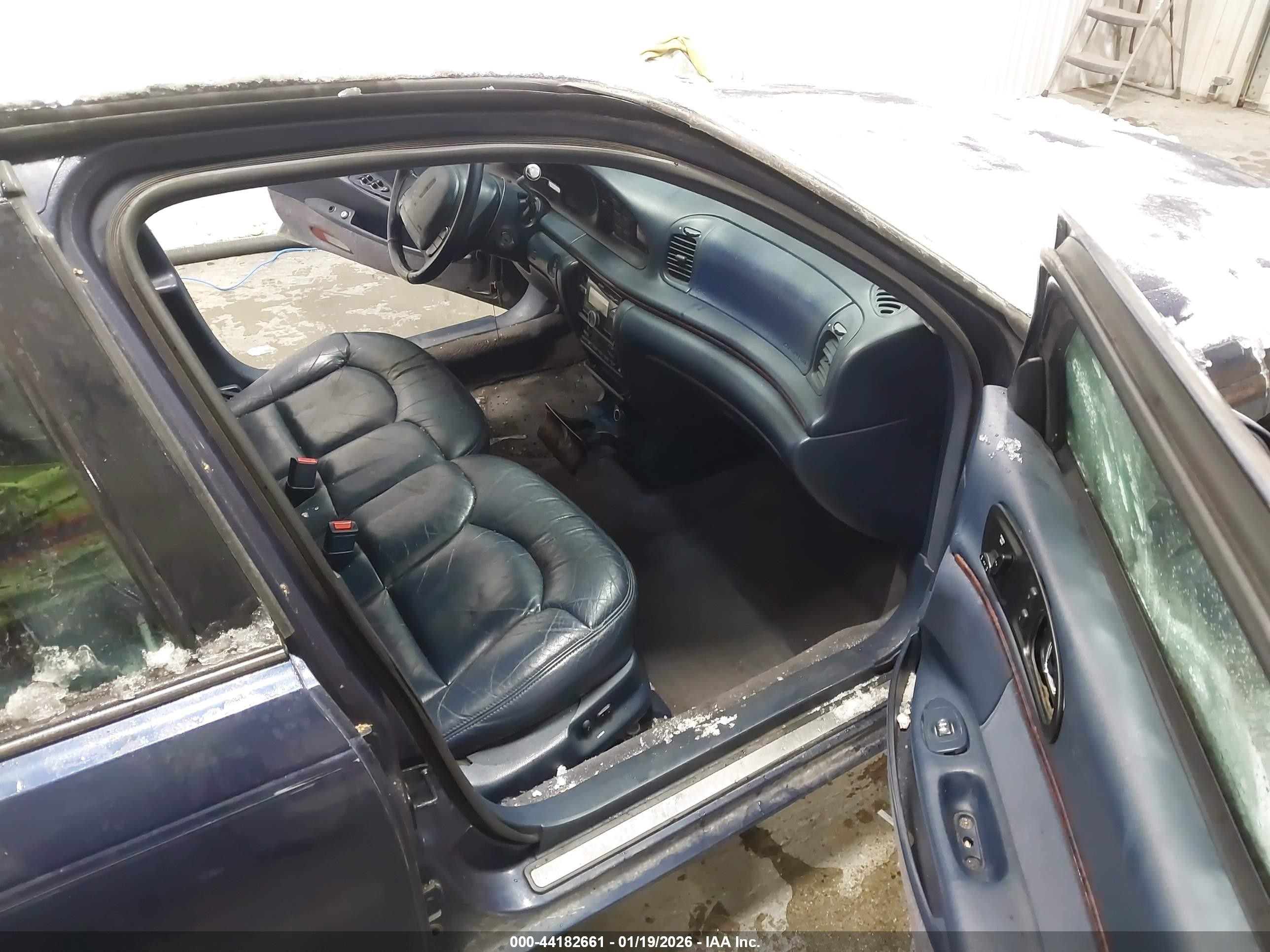 1995 Lincoln Continental   Blue vin: 1LNLM97V1SY652715