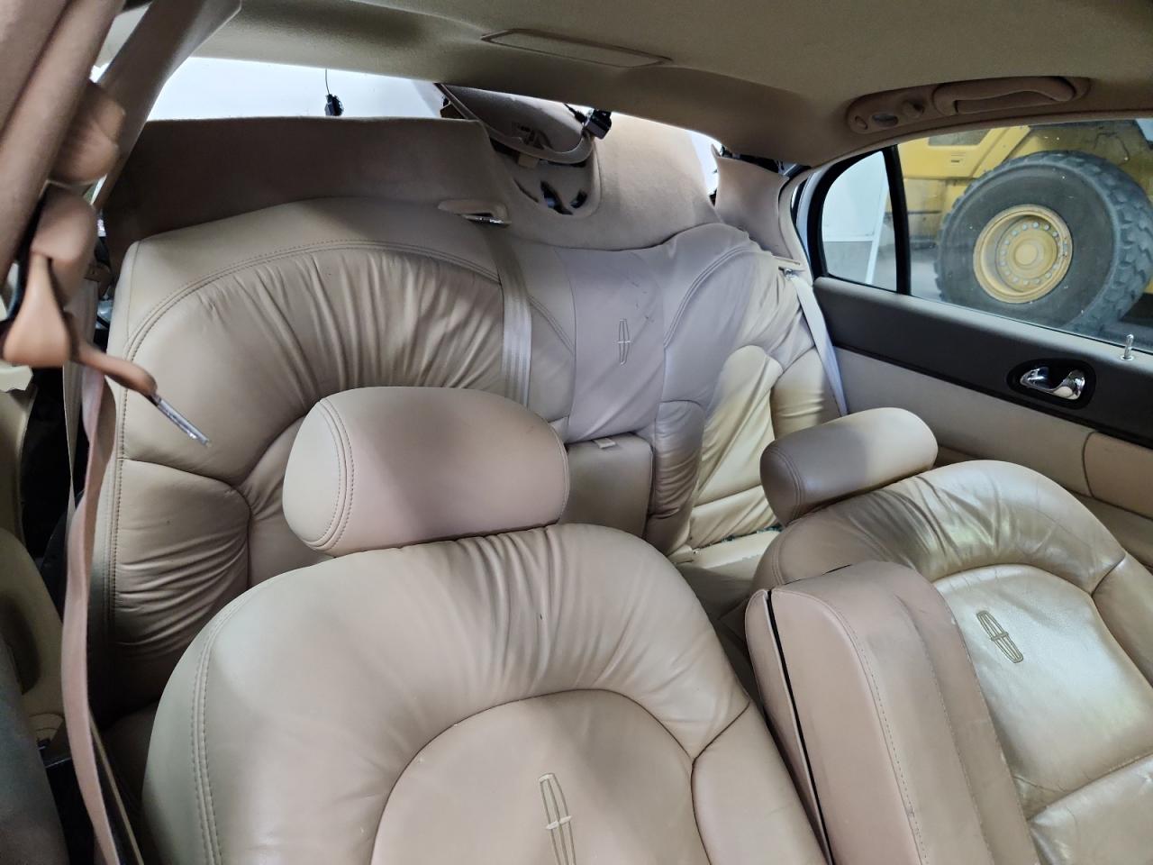 1997 Lincoln Continental White vin: 1LNLM97V1VY612378