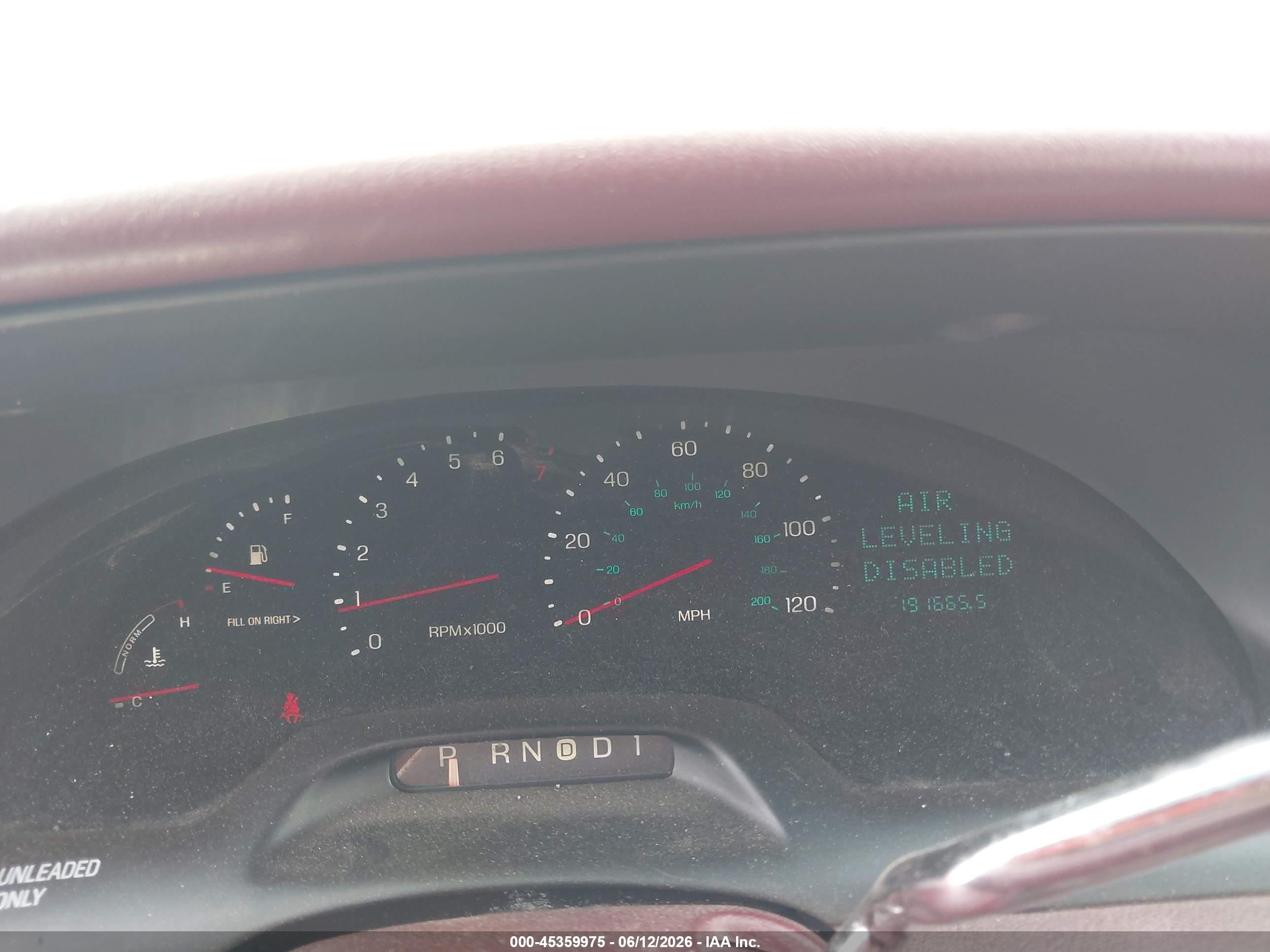 1995 Lincoln Continental   Red vin: 1LNLM97V2SY724568