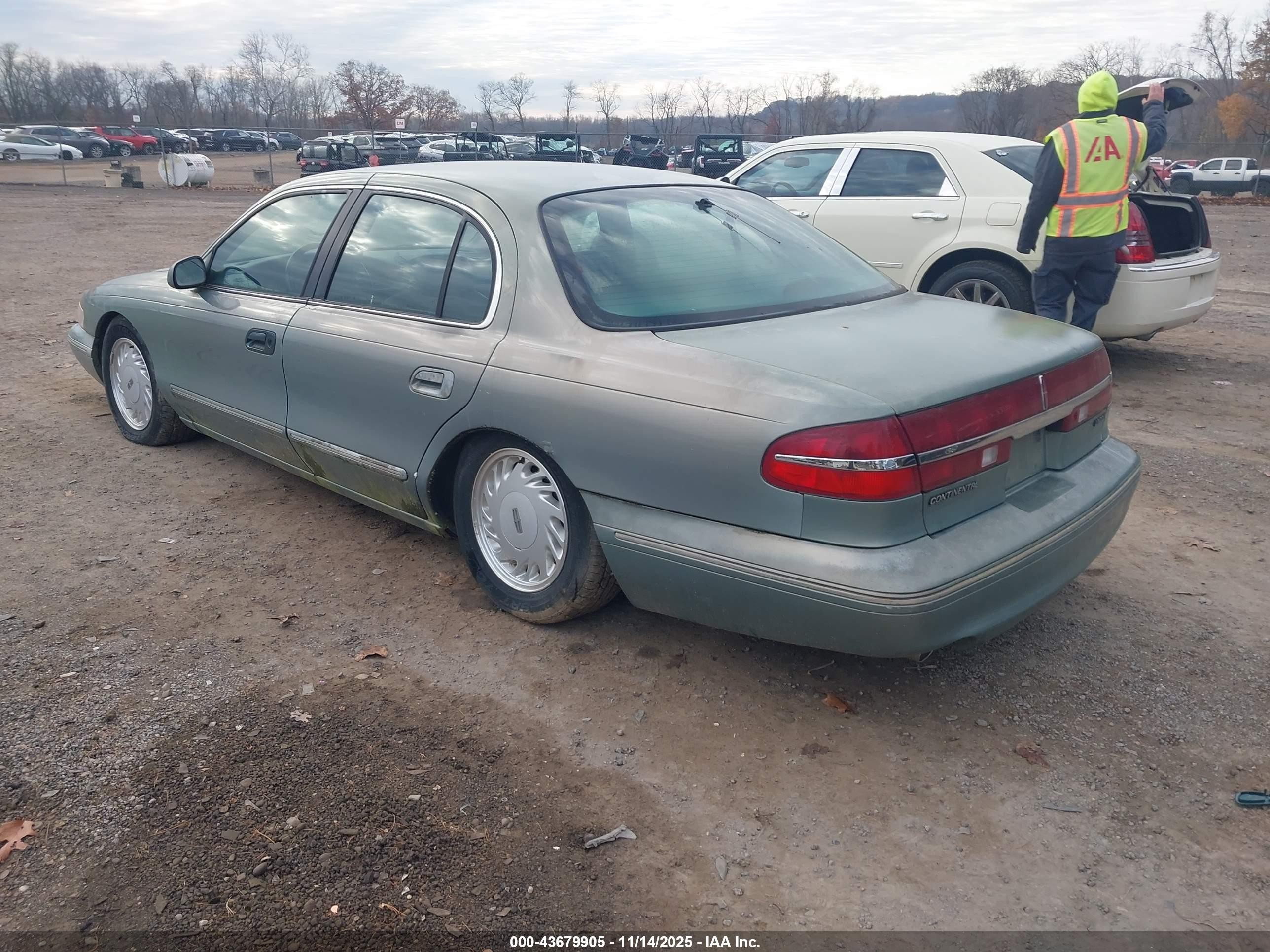 1995 Lincoln Continental   Light Blue vin: 1LNLM97V3SY706547