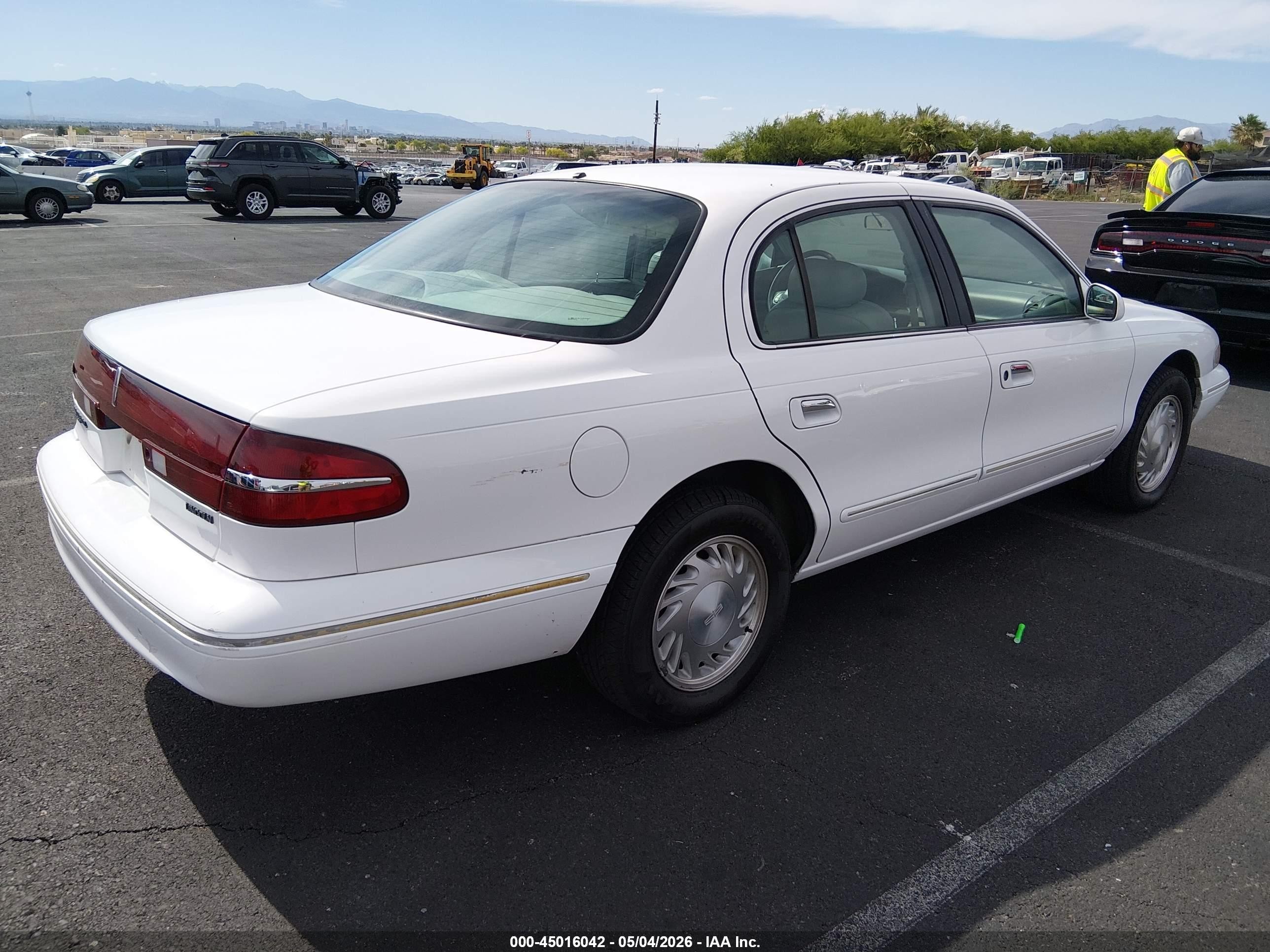 1997 Lincoln Continental   White vin: 1LNLM97V3VY652042