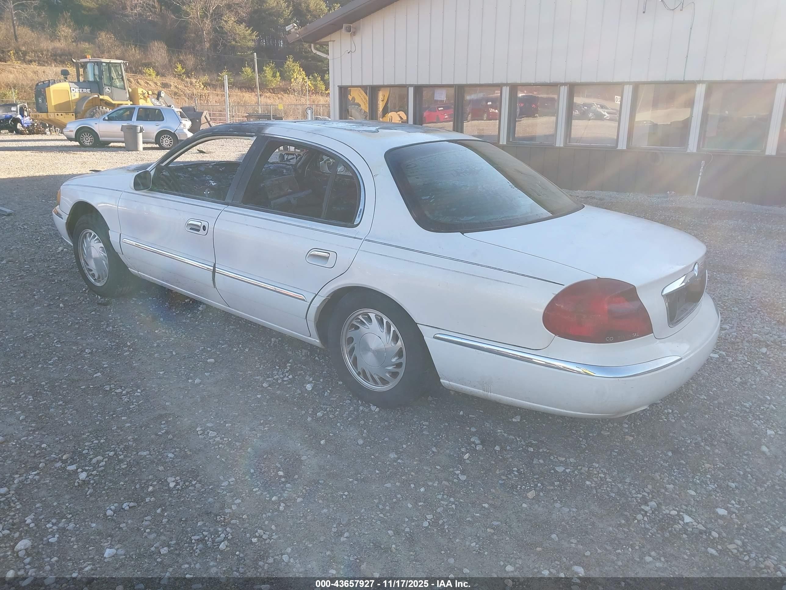 1998 Lincoln Continental   Белый vin: 1LNLM97V3WY602890