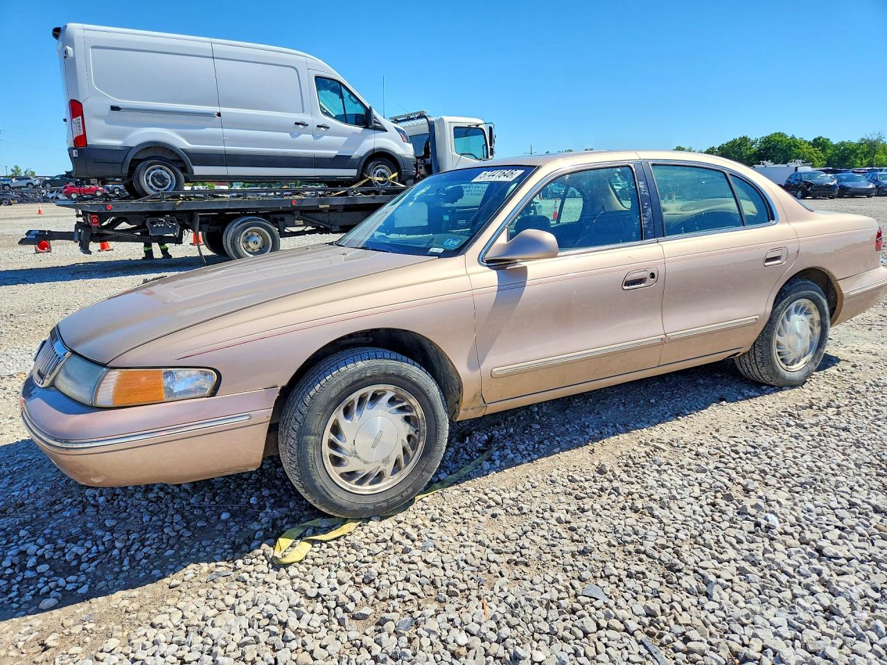 1996 Lincoln Continental Base Gold vin: 1LNLM97V6TY672329