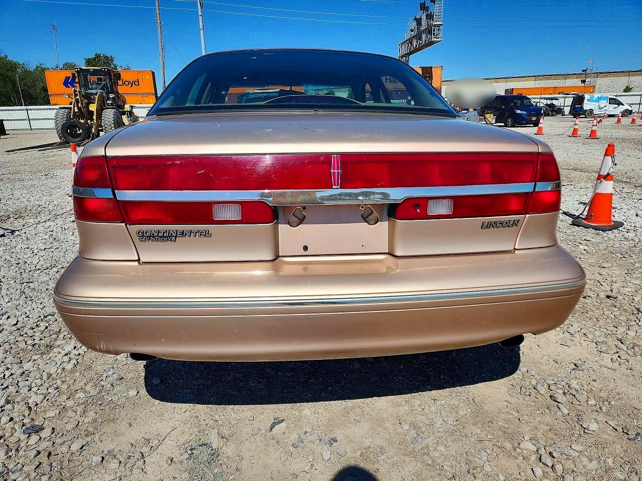 1996 Lincoln Continental Base Gold vin: 1LNLM97V6TY672329