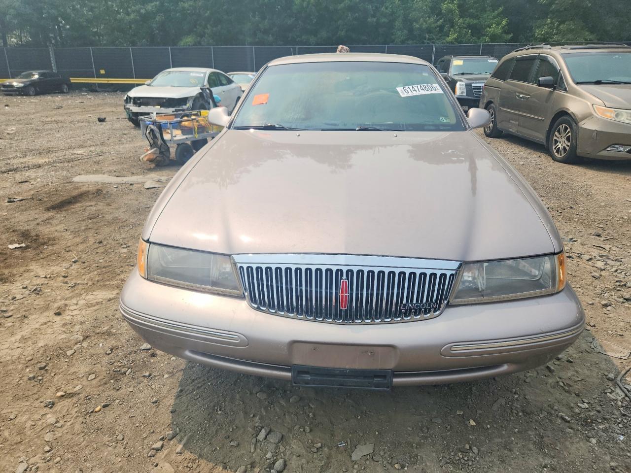 1995 Lincoln Continental Beige vin: 1LNLM97V7SY670037