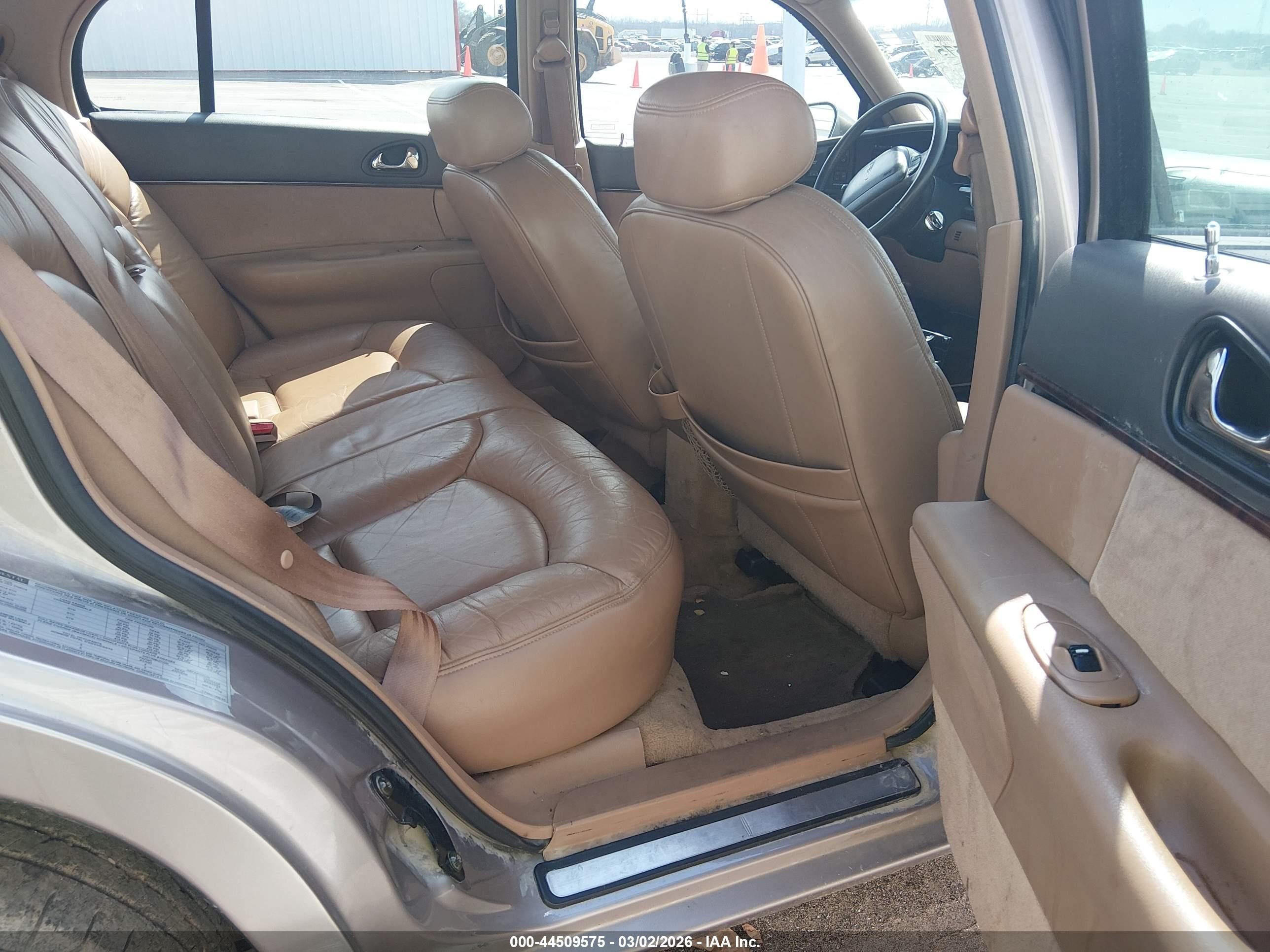 1995 Lincoln Continental   Tan vin: 1LNLM97V8SY681113