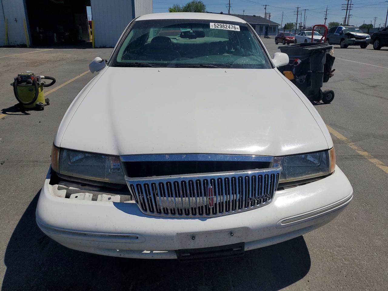 1995 Lincoln Continental White vin: 1LNLM97VXSY686264