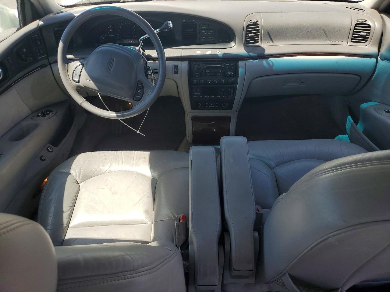1995 Lincoln Continental White vin: 1LNLM97VXSY686264