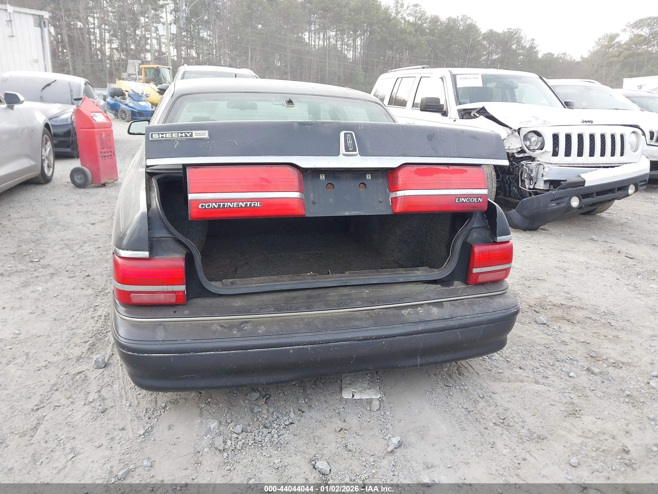 1994 Lincoln Continental Signature Gray vin: 1LNLM9848RY608288