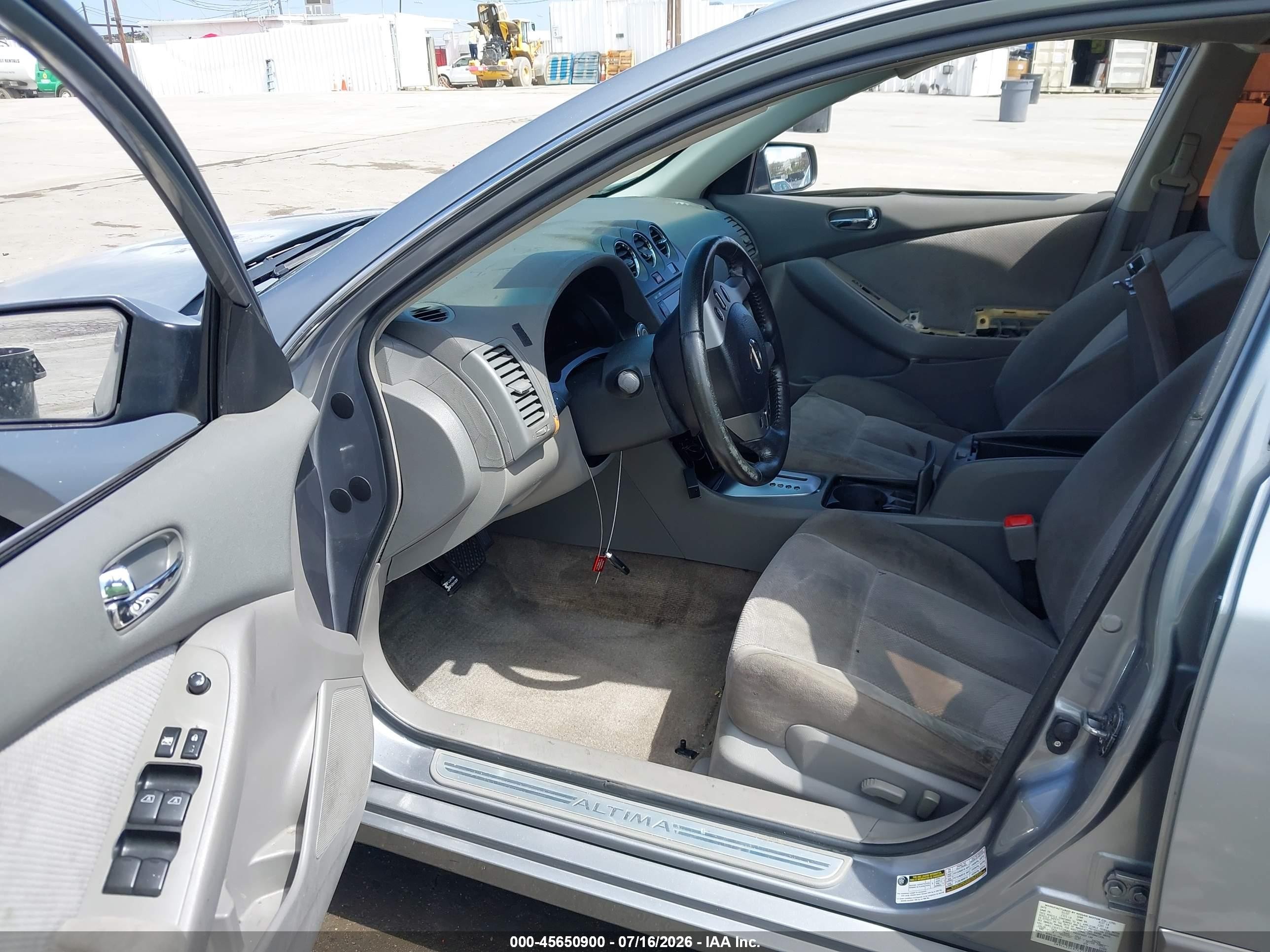 2007 Nissan Altima Hybrid   Silver vin: 1M4CL21E47C219682