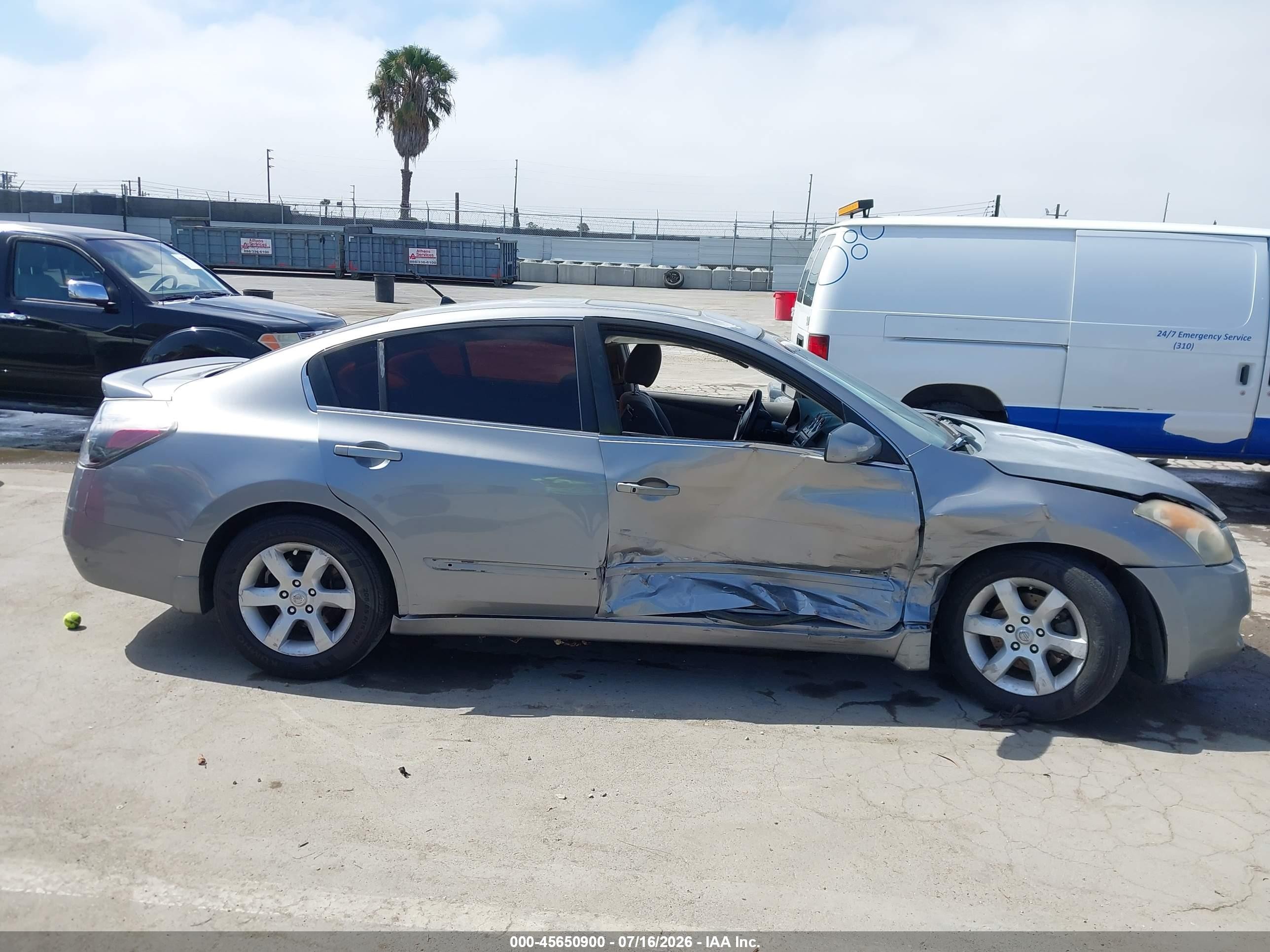 2007 Nissan Altima Hybrid   Silver vin: 1M4CL21E47C219682