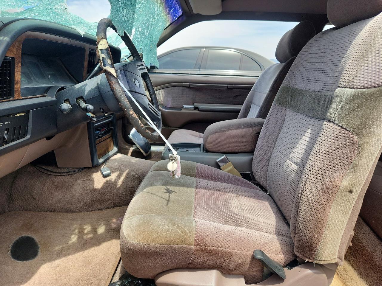 1986 Mercury Cougar Tan vin: 1MEBP92F3GH728237