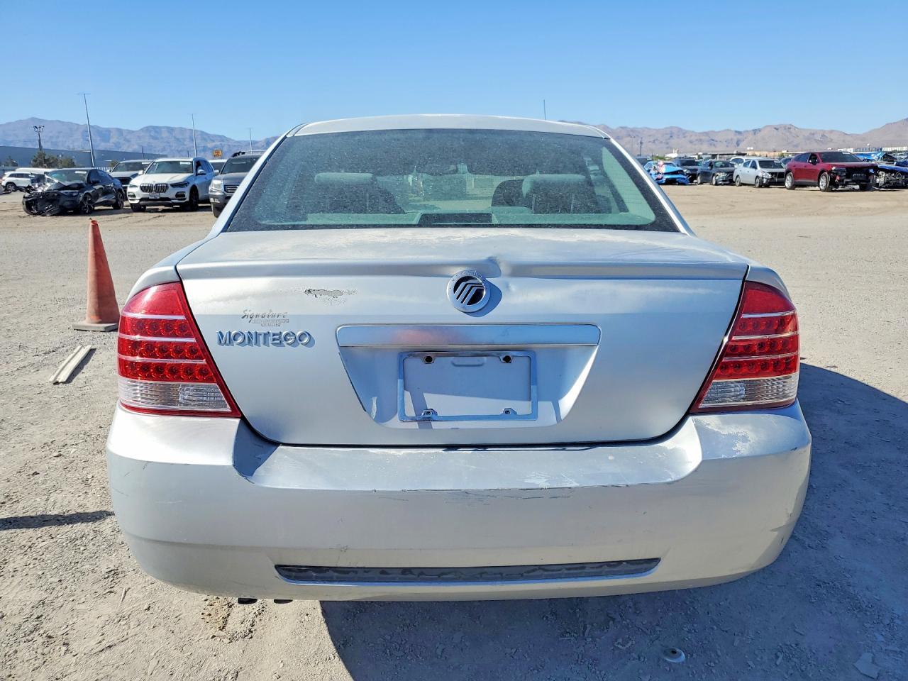 2005 Mercury Montego Luxury Silver vin: 1MEFM40125G606797