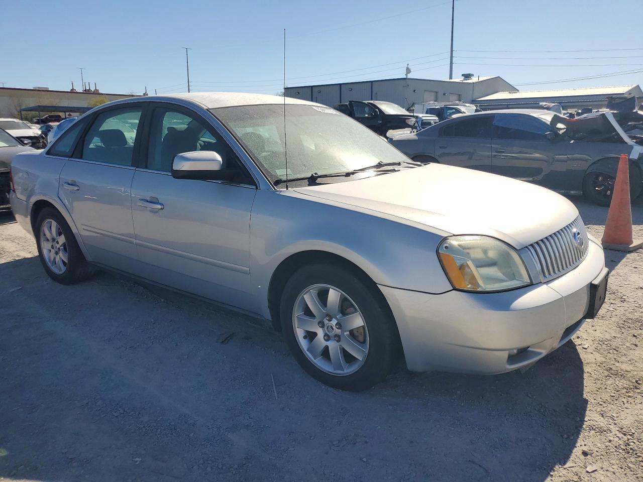 2005 Mercury Montego Luxury Silver vin: 1MEFM40125G606797