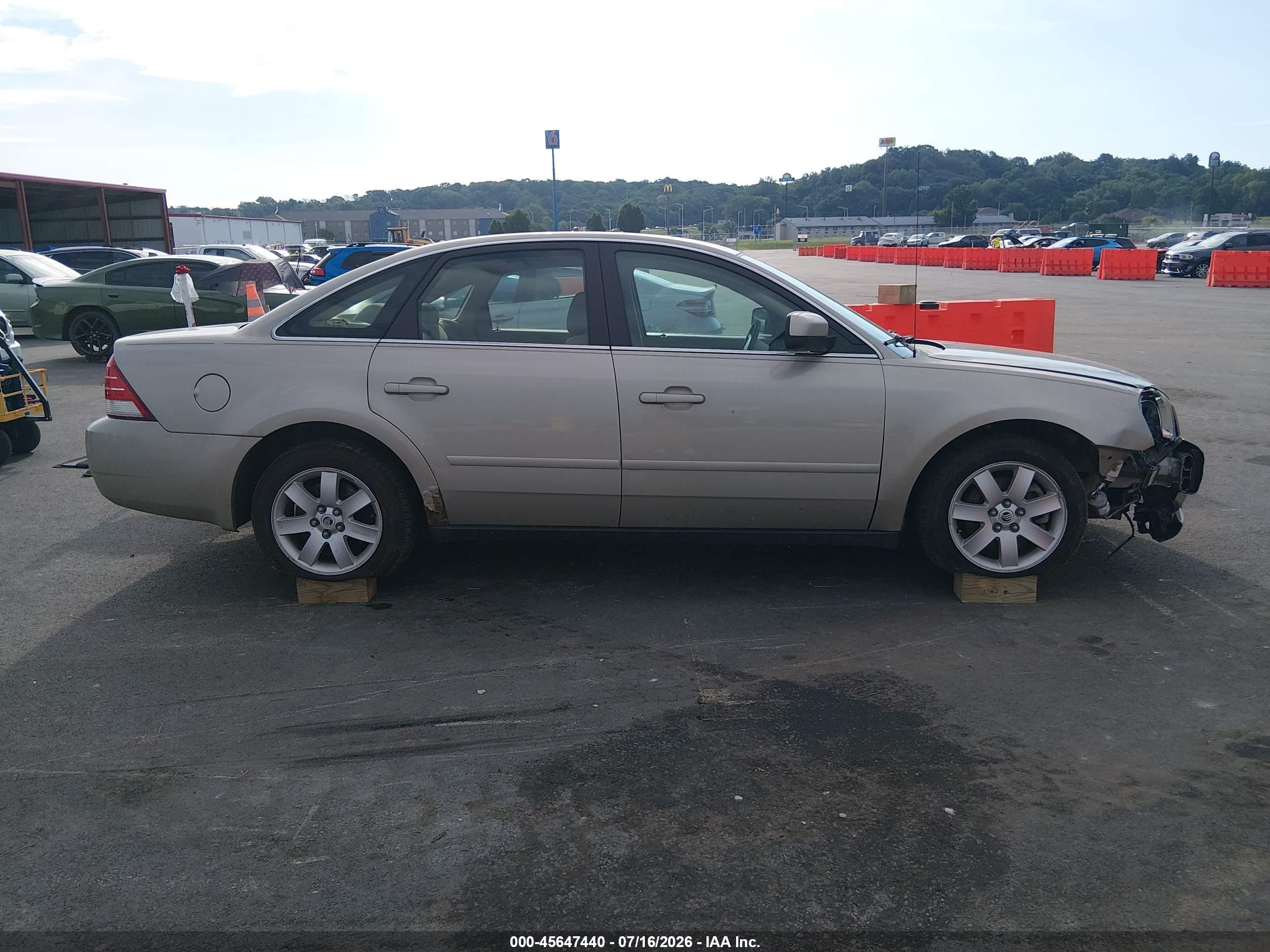 2006 Mercury Montego Luxury Золотой vin: 1MEFM40176G602164