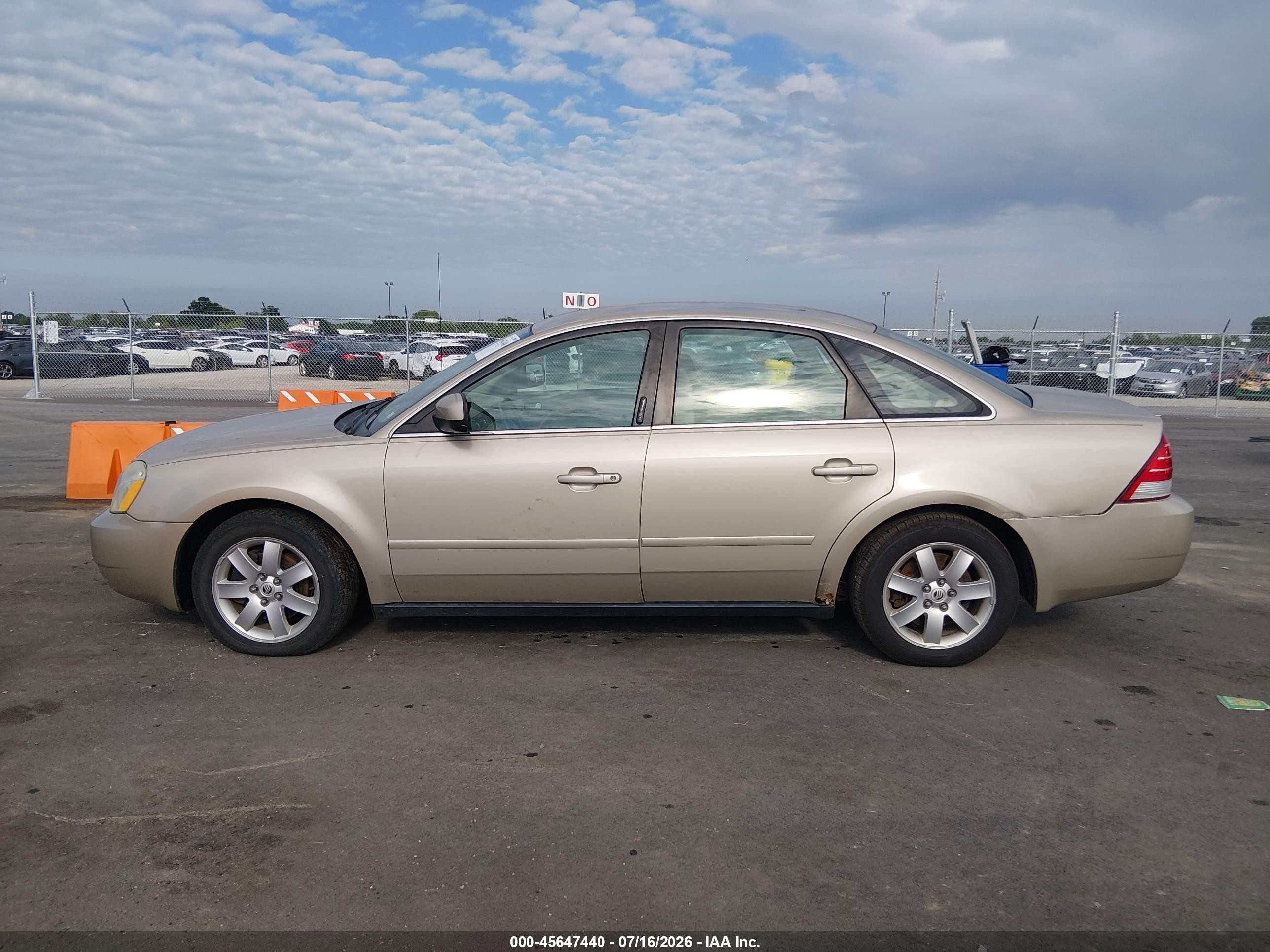 2006 Mercury Montego Luxury Золотой vin: 1MEFM40176G602164