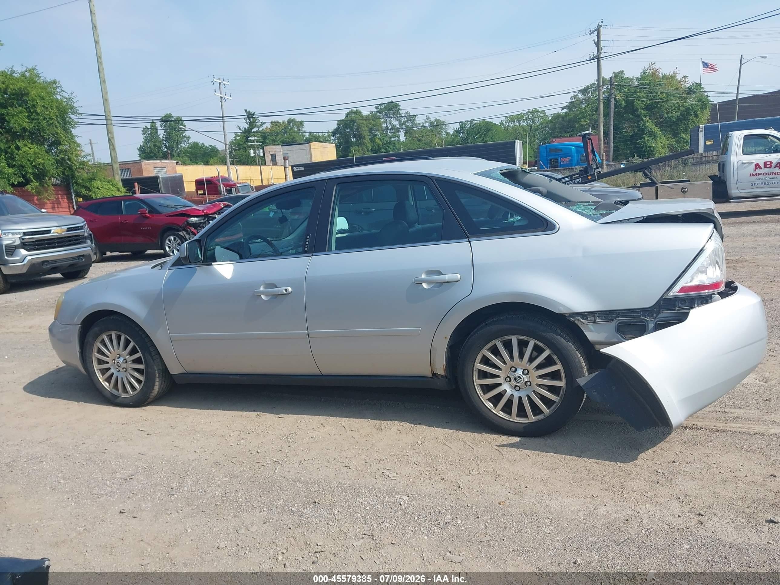 2005 Mercury Montego Premier Silver vin: 1MEFM42115G627251