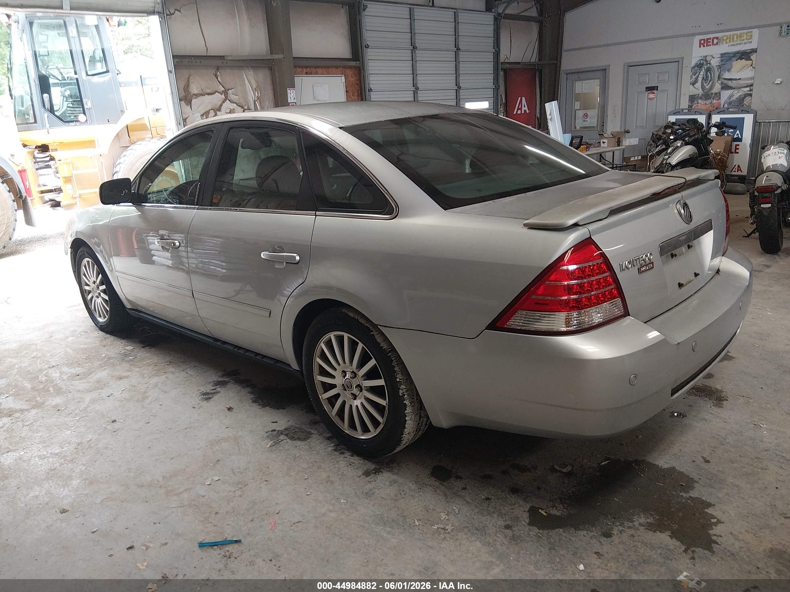 2005 Mercury Montego Premier Silver vin: 1MEFM42185G608180