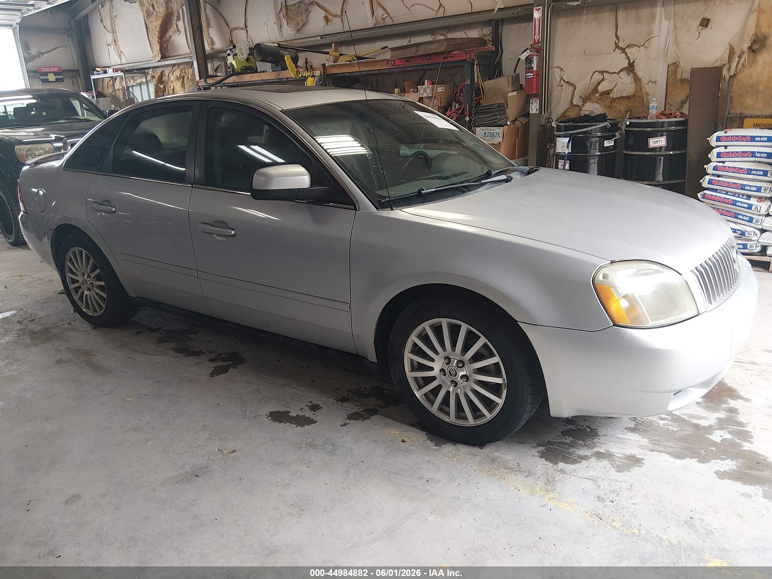 2005 Mercury Montego Premier Silver vin: 1MEFM42185G608180