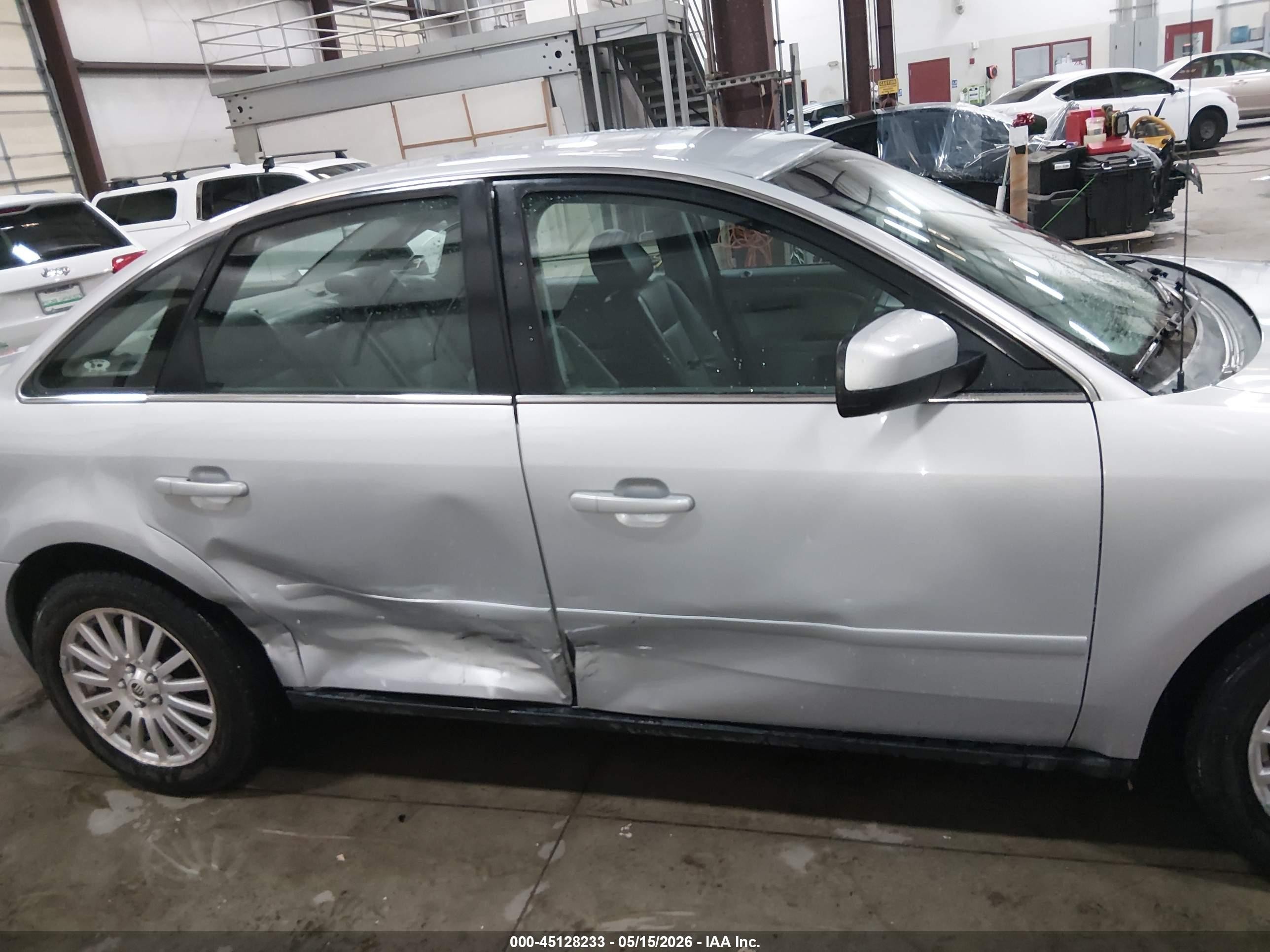 2005 Mercury Montego Premier Silver vin: 1MEFM42195G625537
