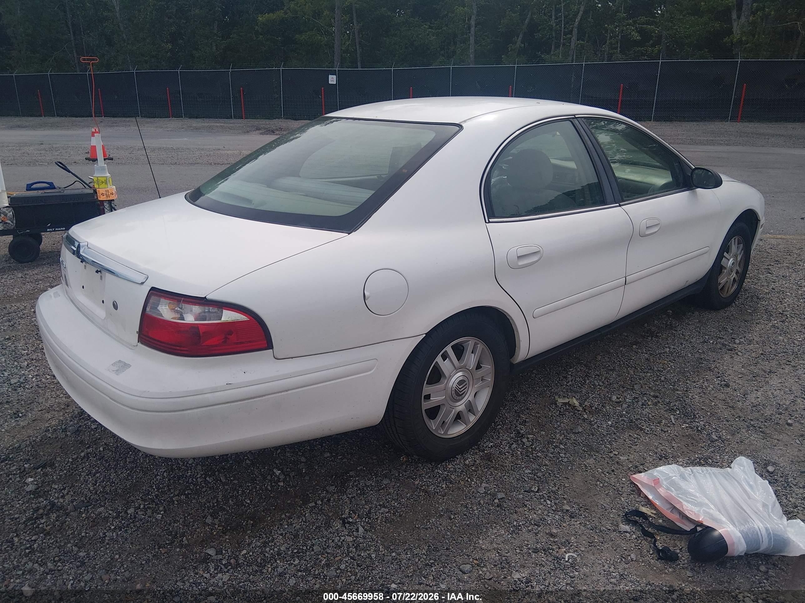 2005 Mercury Sable Gs White vin: 1MEFM50275A635584