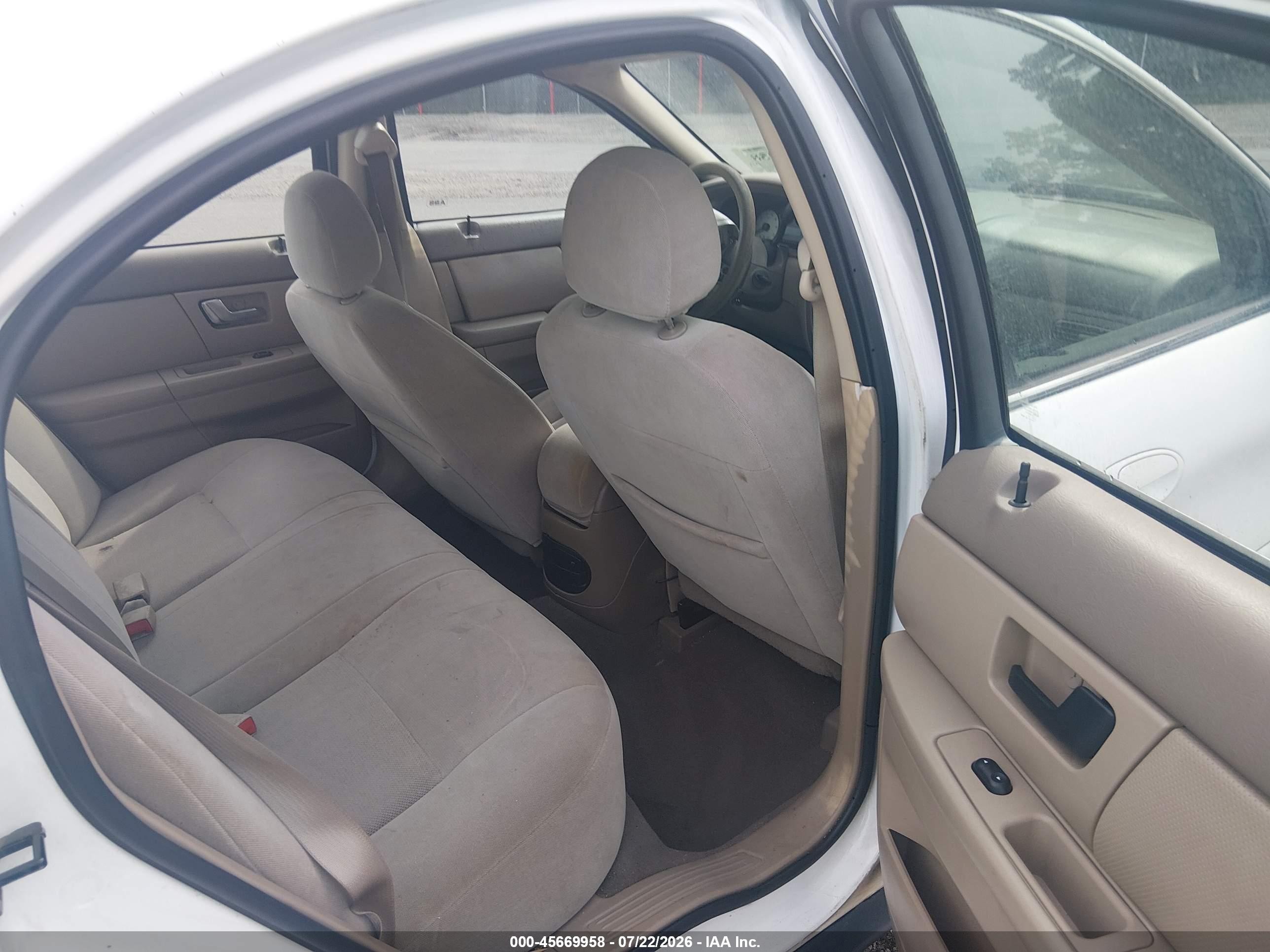 2005 Mercury Sable Gs White vin: 1MEFM50275A635584
