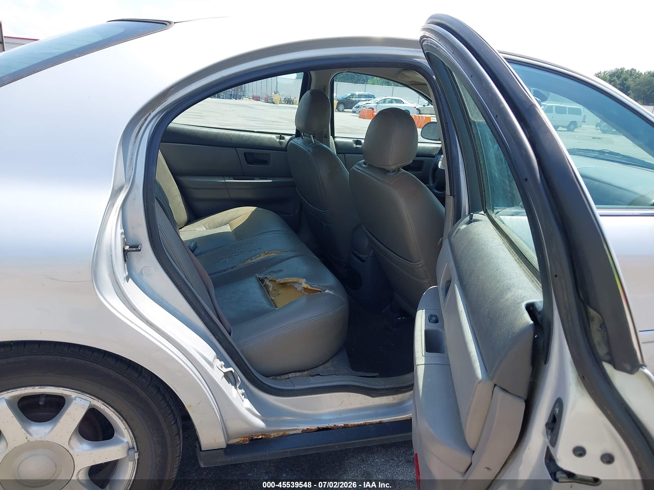 2003 Mercury Sable Gs Silver vin: 1MEFM50U43G629110