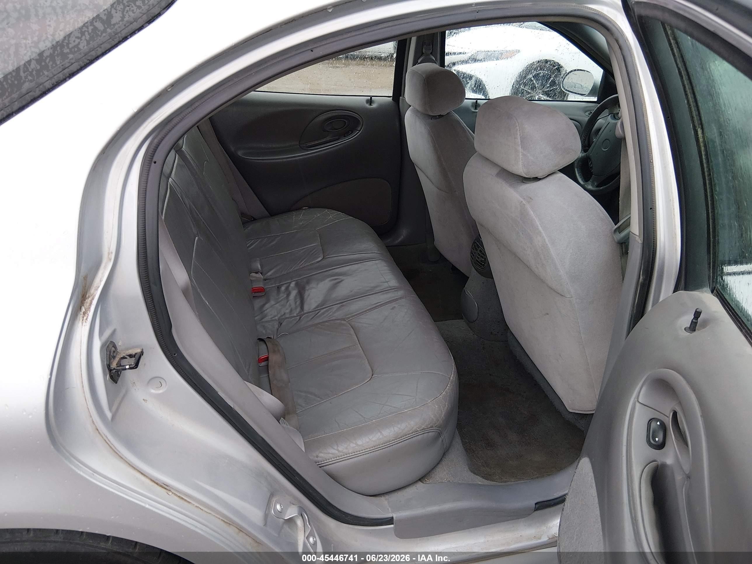 1998 Mercury Sable Ls Silver vin: 1MEFM58S4WA608350