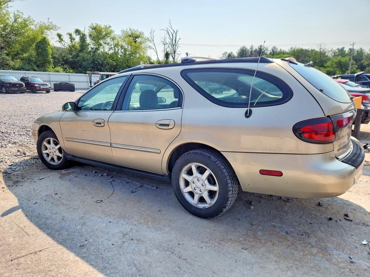 2000 Mercury Sable Gs Gold vin: 1MEFM58U5YA601086